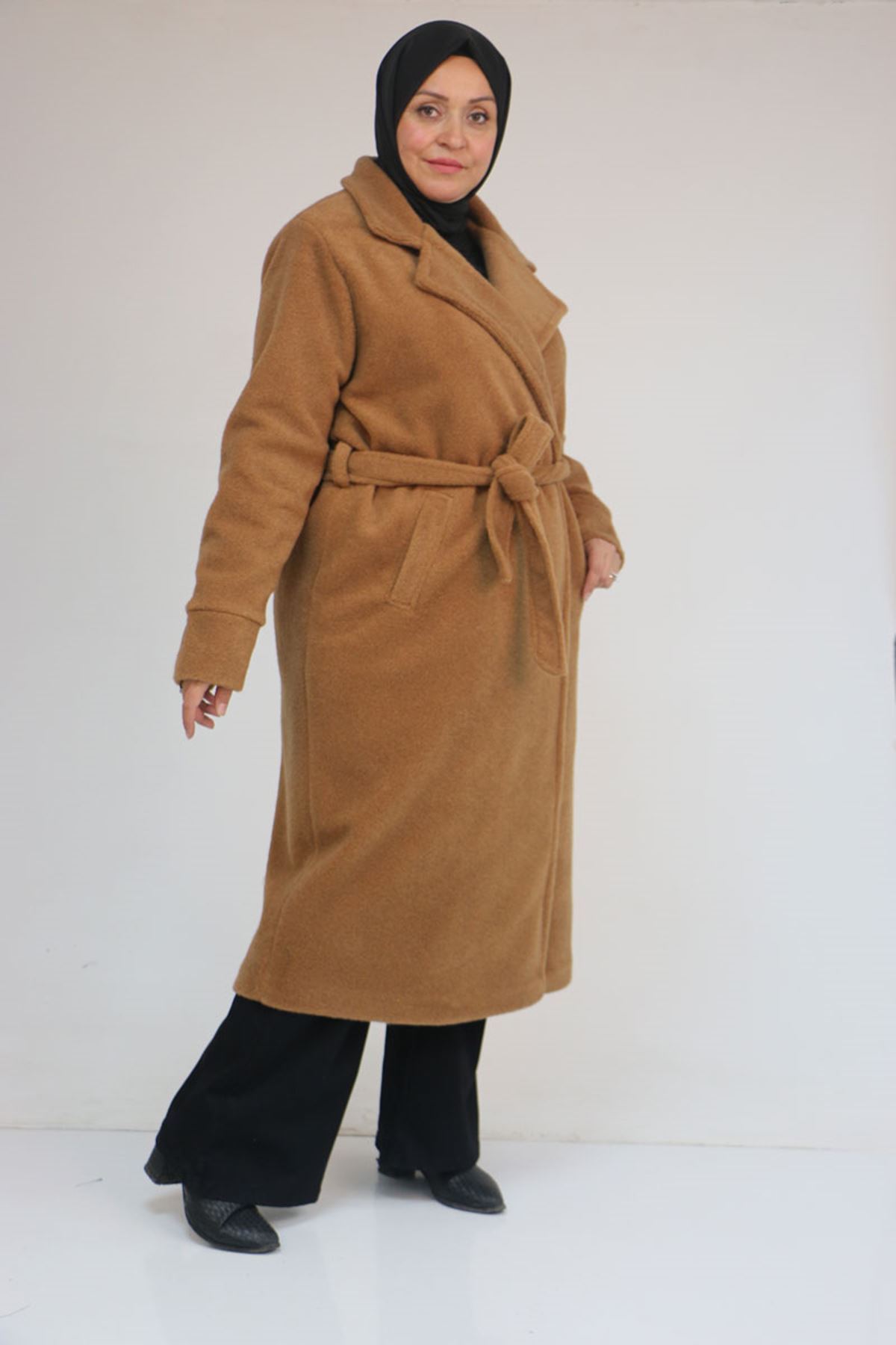53049 Büyük Beden Keçe Kalın Manşetli Kaban - Taba