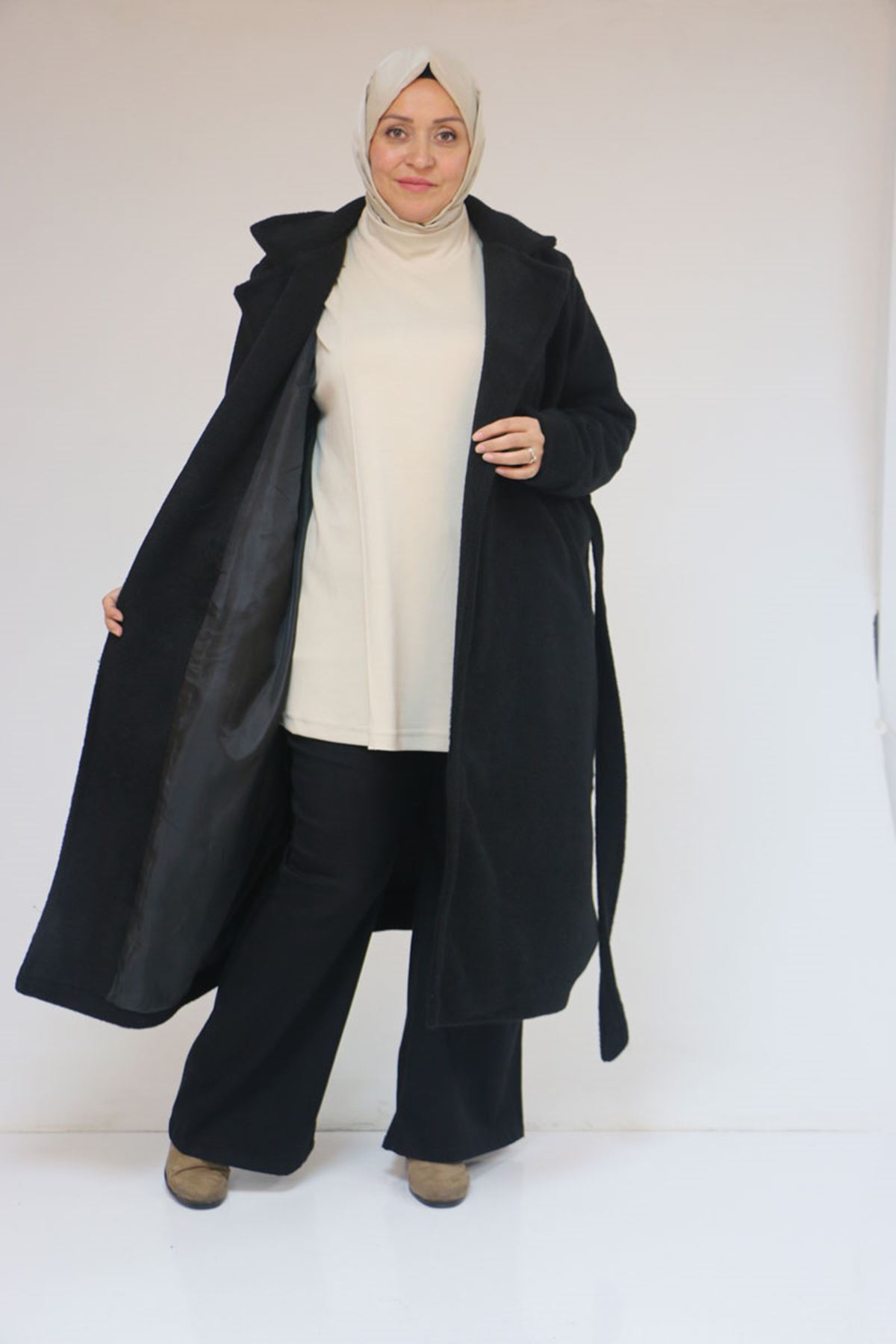 53049 Büyük Beden Keçe Kalın Manşetli Kaban - Siyah