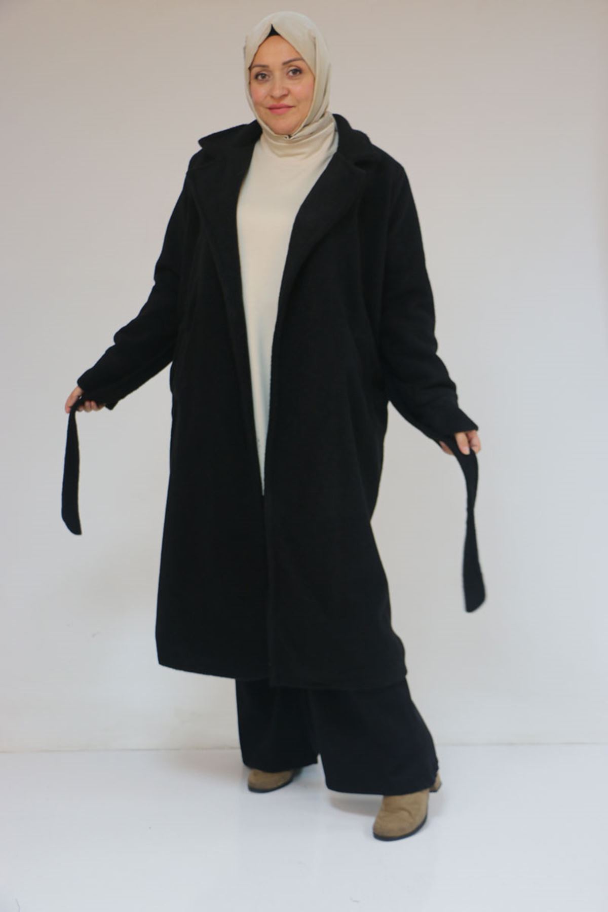 53049 Büyük Beden Keçe Kalın Manşetli Kaban - Siyah