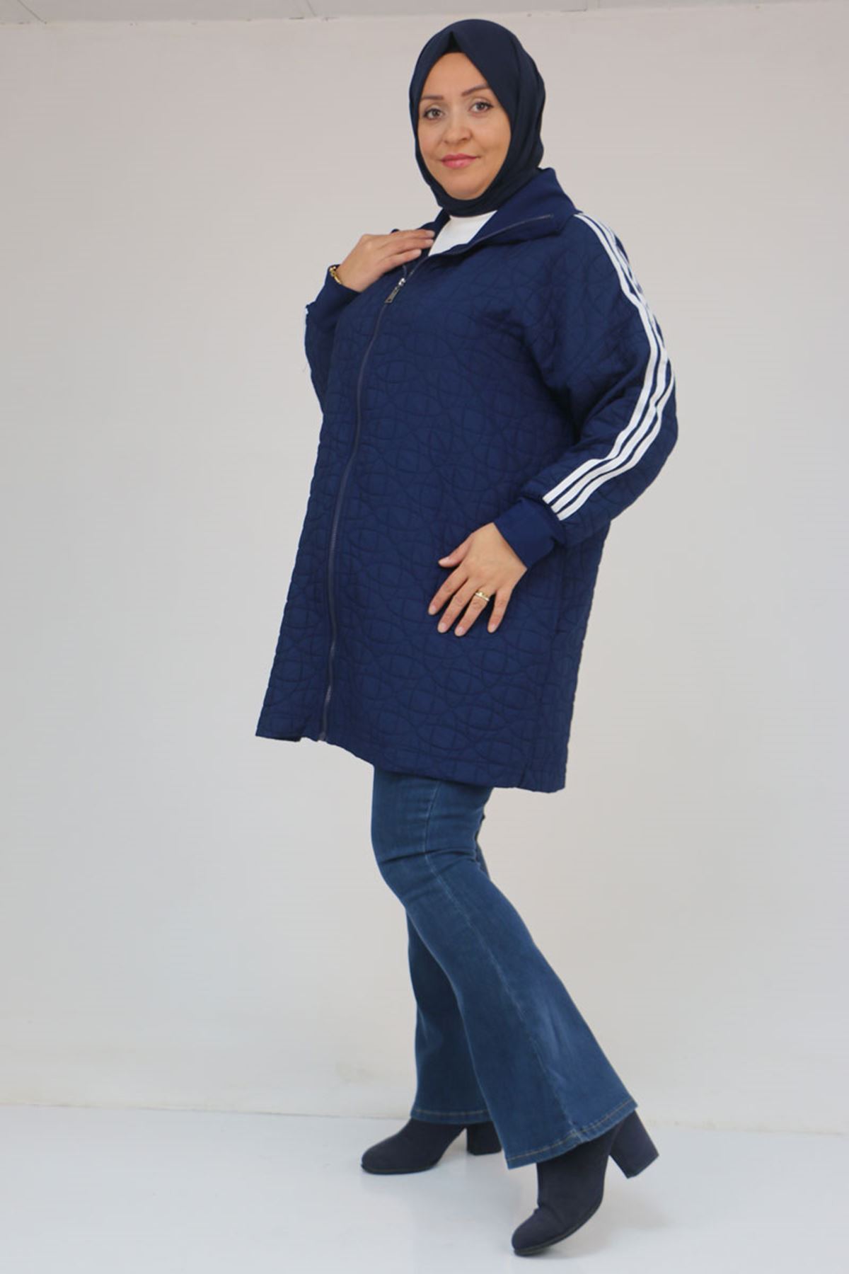 53060 Büyük Beden Omuzdan Şeritli Kapitone Fermuarlı Ceket - İndigo-Beyaz