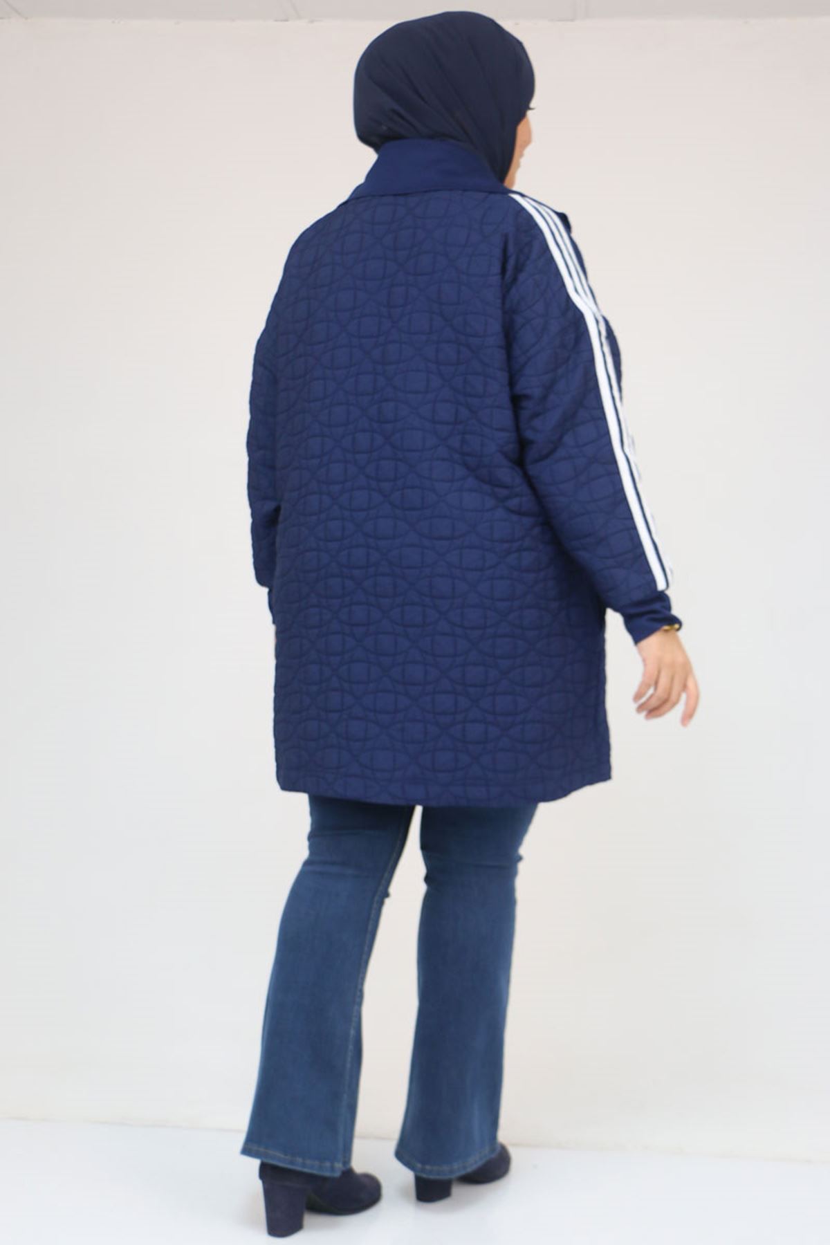 53060 Büyük Beden Omuzdan Şeritli Kapitone Fermuarlı Ceket - İndigo-Beyaz