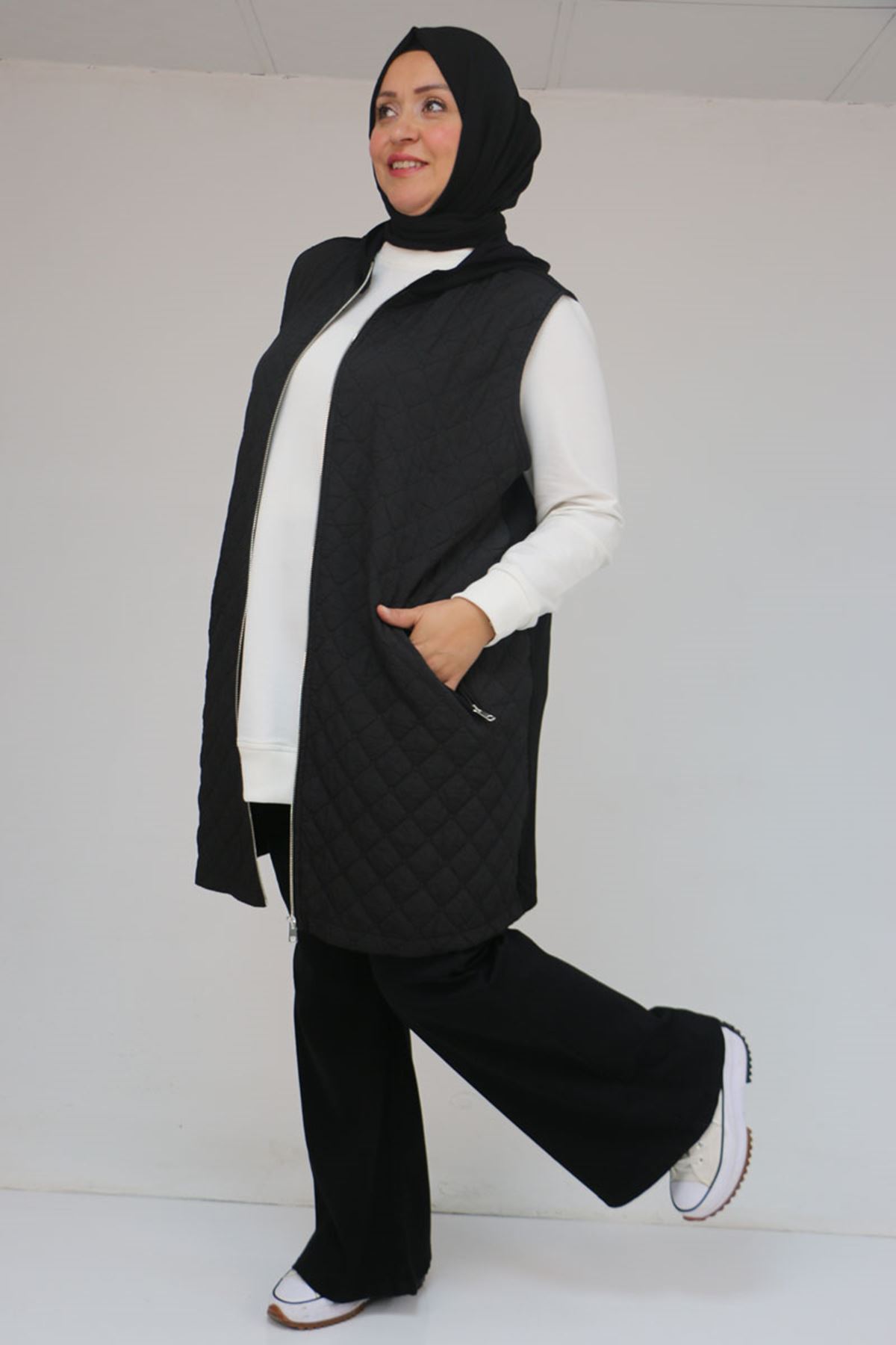 26K54011- SİYAH -  Büyük Beden Cepleri Fermuarlı Modal - Kapitone Yelek 