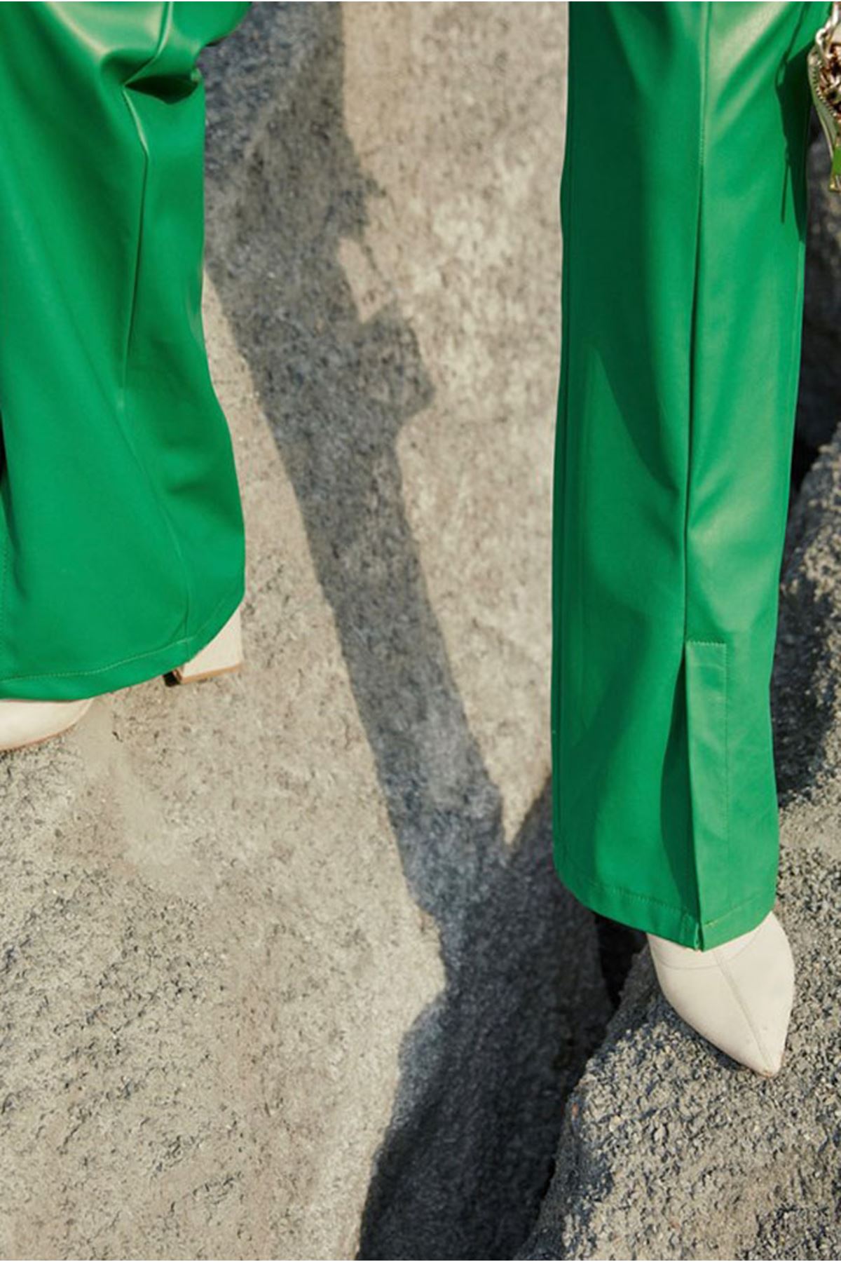 26K3062 - BENETTON - DERİ TAKIM