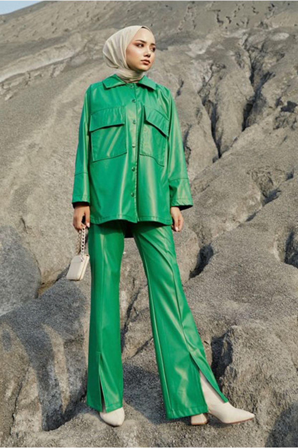 26K3062 - BENETTON - DERİ TAKIM