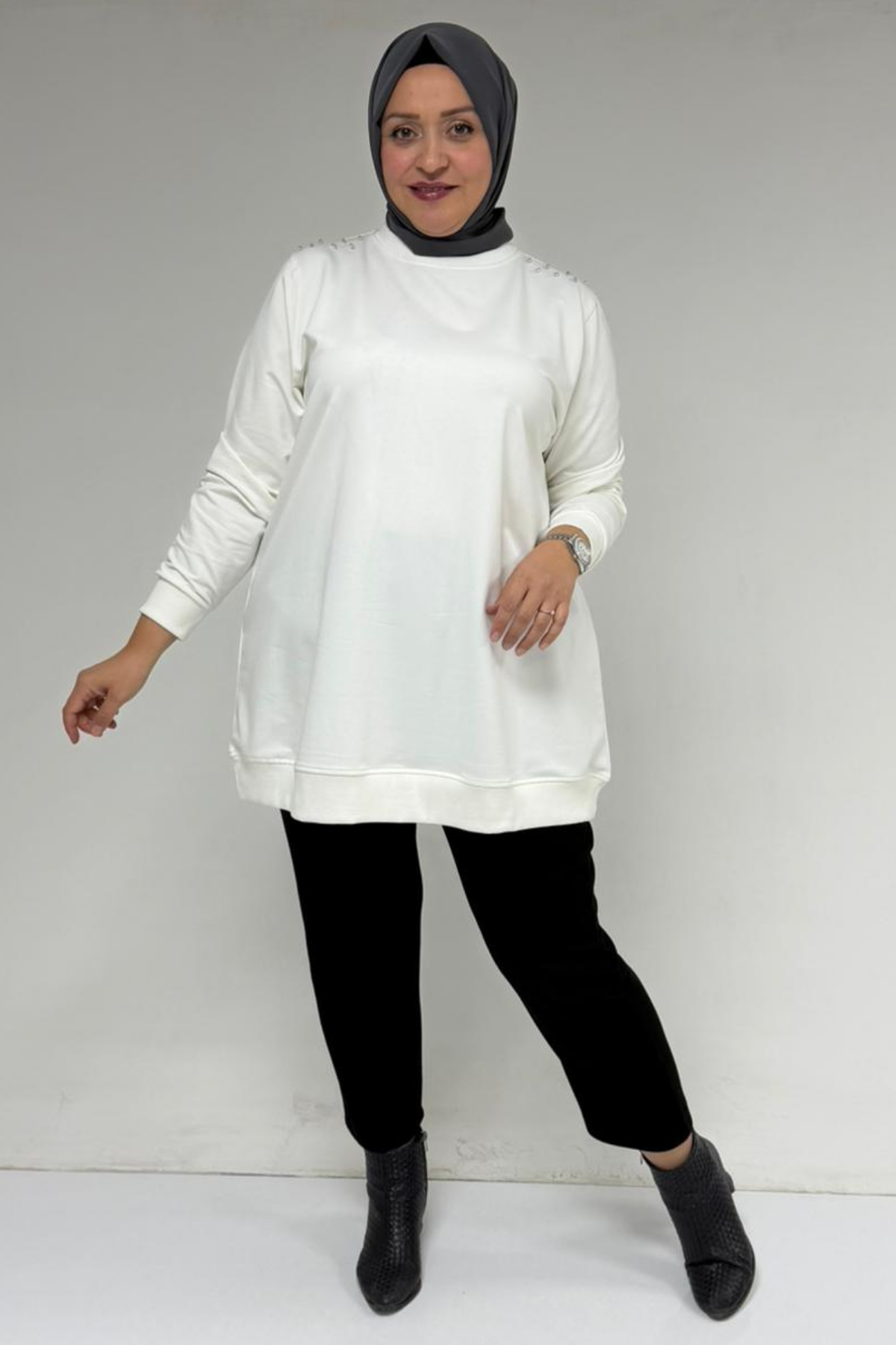 58171 Büyük Beden Omuzunda Taş Detaylı Kristal Tunik - Ekru