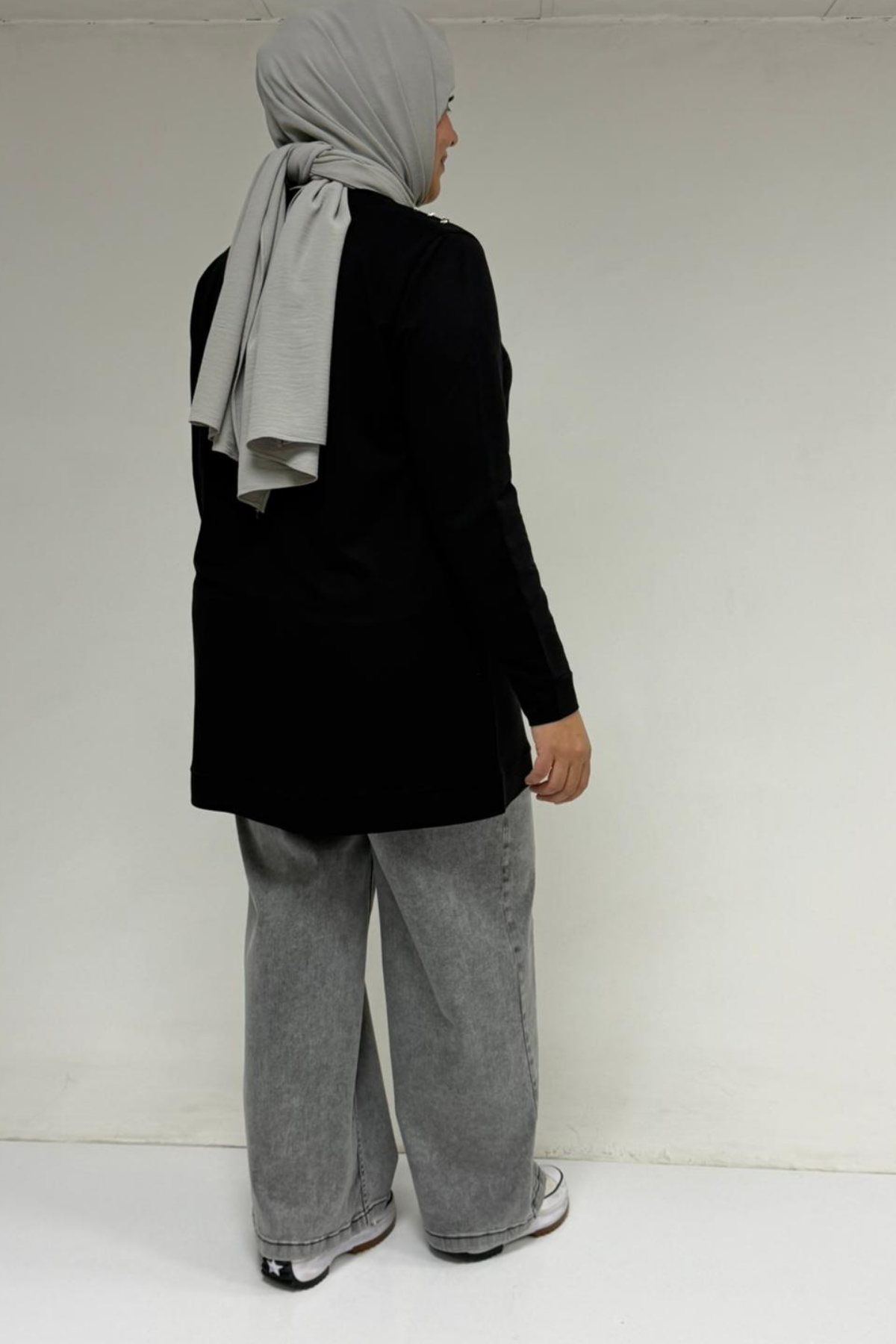 58171 Büyük Beden Omuzunda Taş Detaylı Kristal Tunik - Siyah