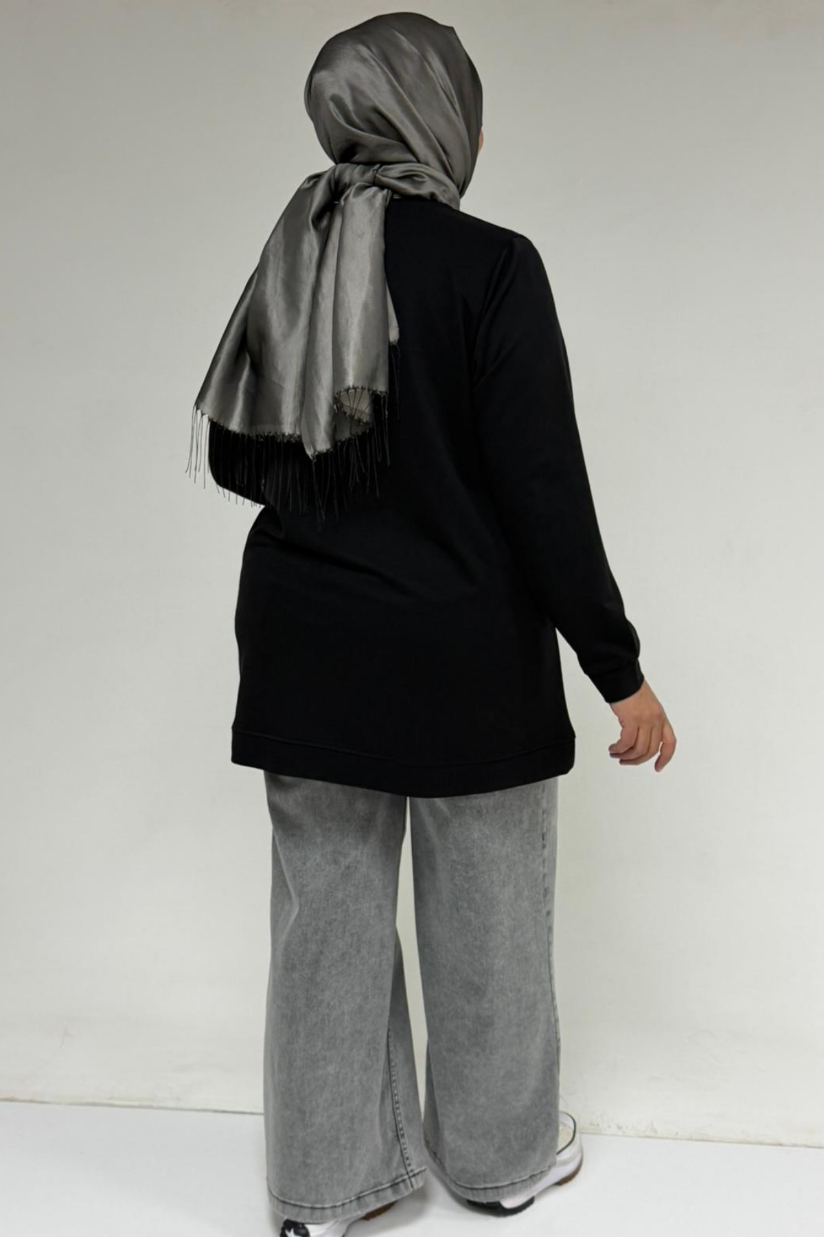 58170 Büyük Beden Eteği Kendi Kumaşından Ribanalı Kristal Tunik - Siyah