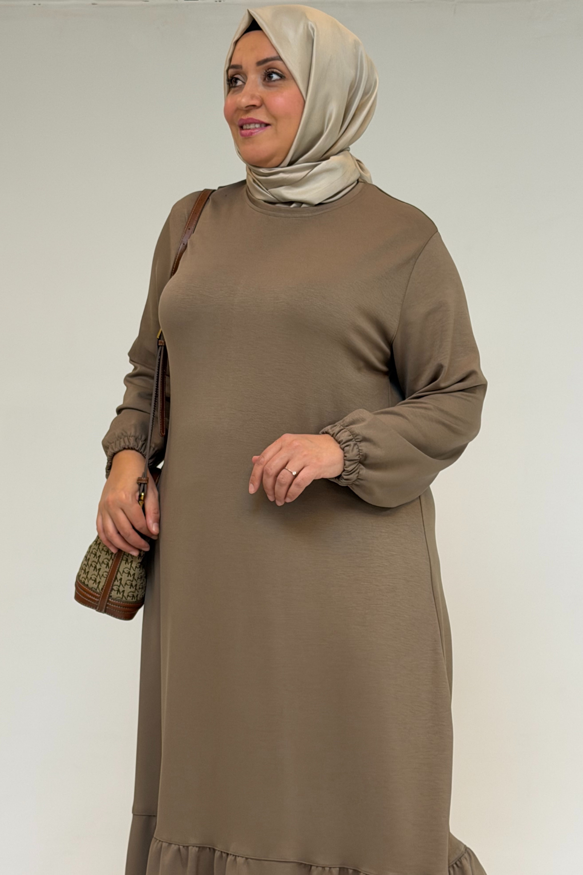 52033 Büyük Beden Eteği Fırfırlı Modal Elbise - Vizon