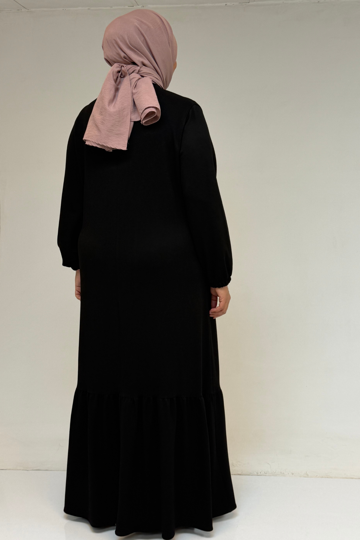 52033 Büyük Beden Eteği Fırfırlı Modal Elbise - Siyah