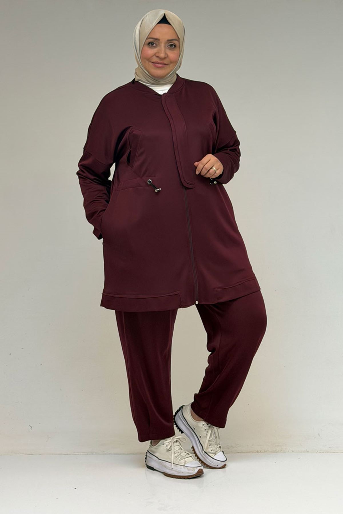 47076 Büyük Beden Belinde Lastik Detaylı Yarım Patlı Pantolonlu Takım - Bordo