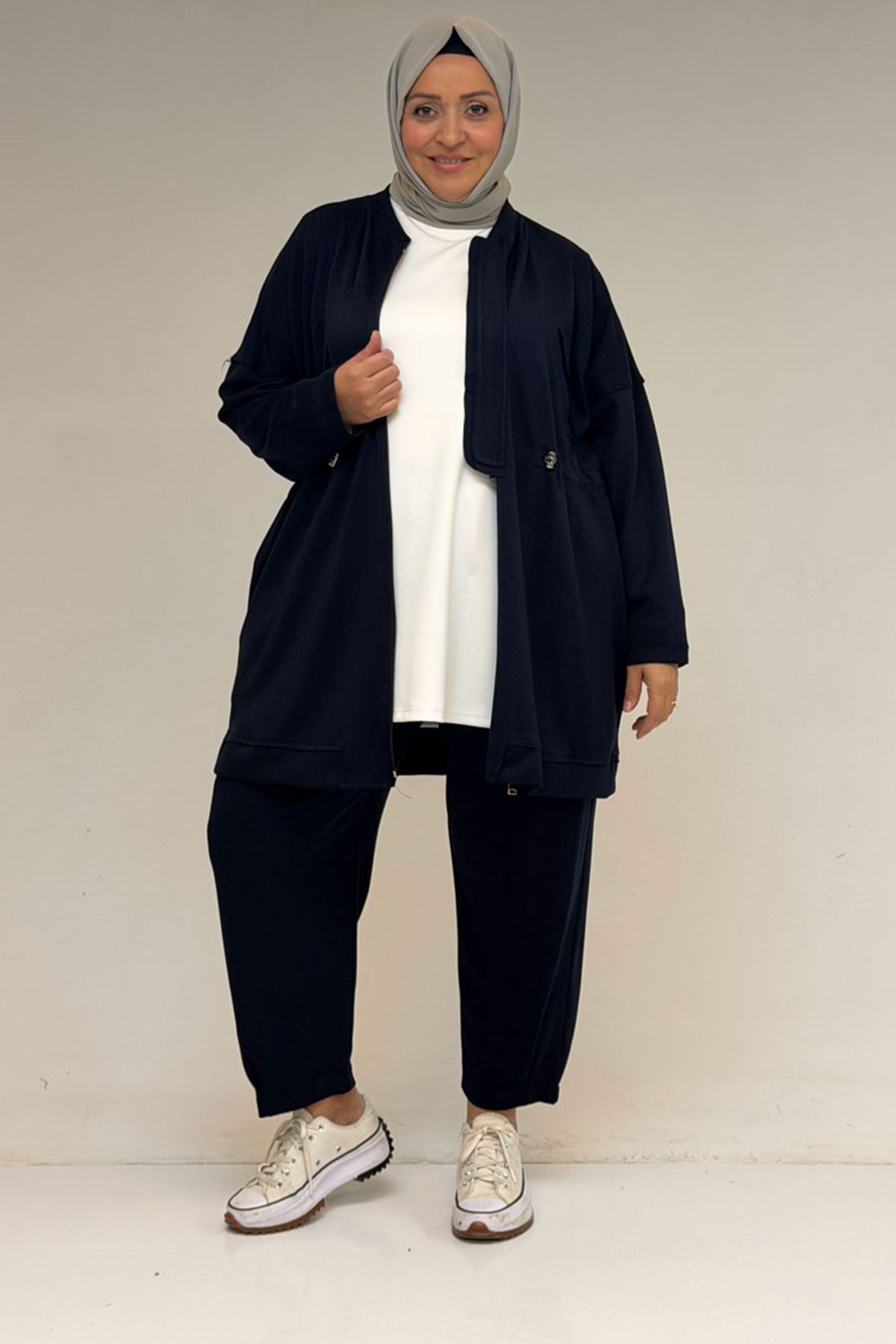 47076 Büyük Beden Belinde Lastik Detaylı Yarım Patlı Pantolonlu Takım - Lacivert