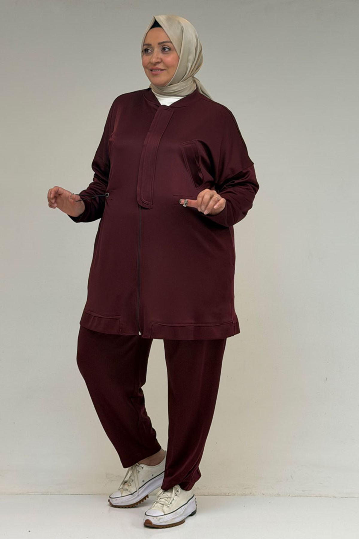 47076 Büyük Beden Belinde Lastik Detaylı Yarım Patlı Pantolonlu Takım - Bordo