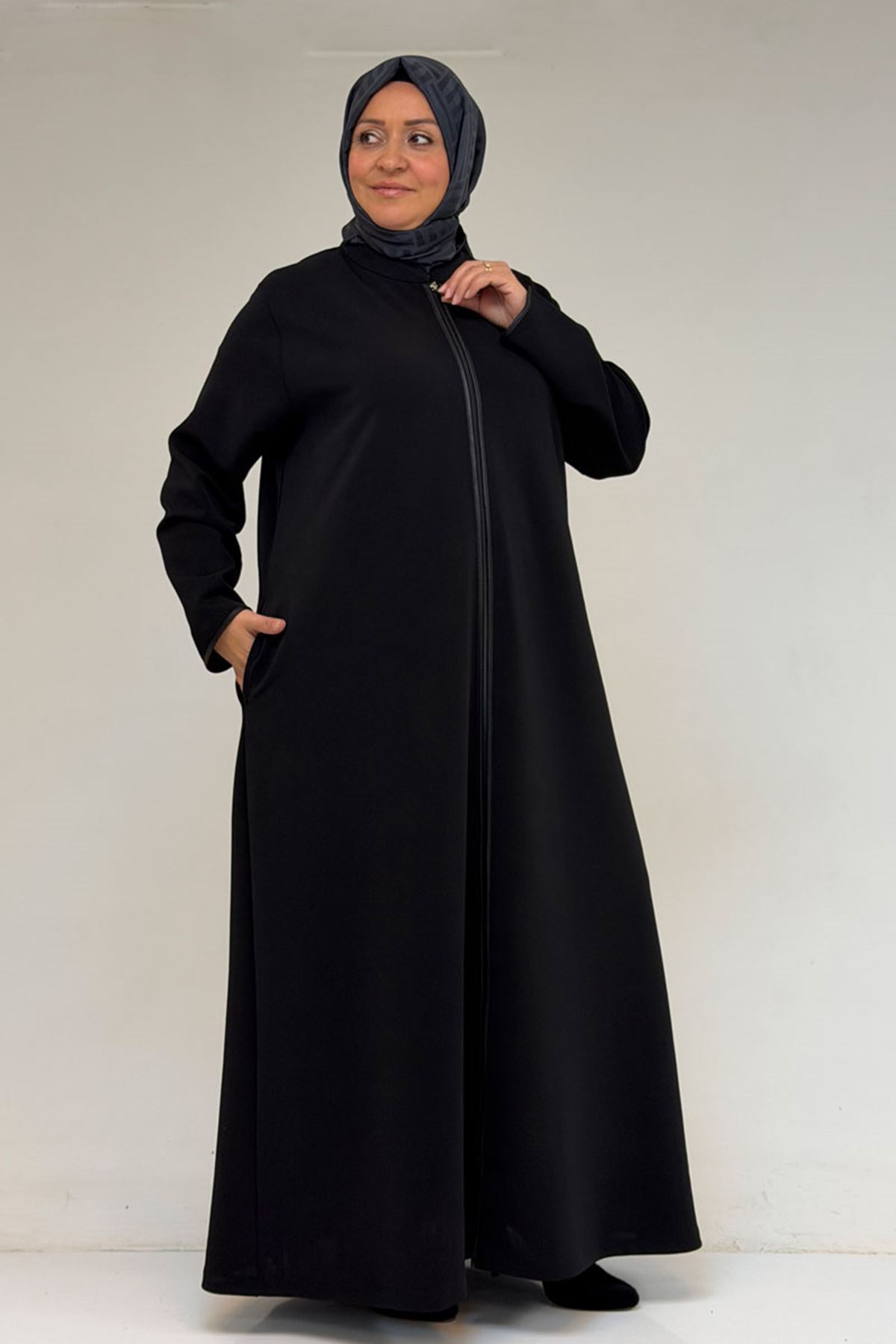 56003 Büyük Beden Önden Fermuarlı Hakim Yaka Ferace - Siyah