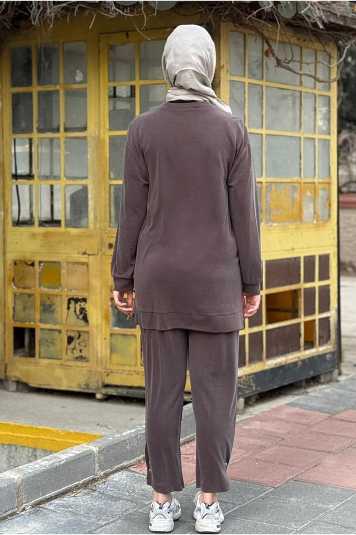 26K7562 - KAHVE - FERMUAR DETAYLI BASİC TAKIM