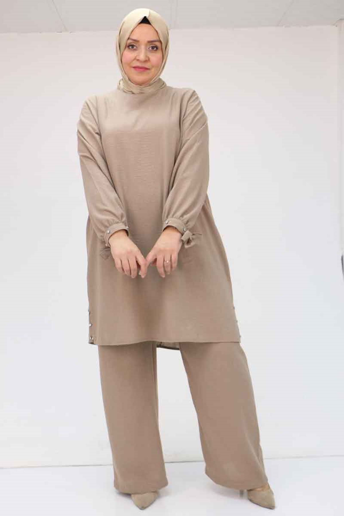 57013 Büyük Beden Kol Manşeti Ve Yırtmacı Taşlı Keten Pantolonlu Takım - Vizon