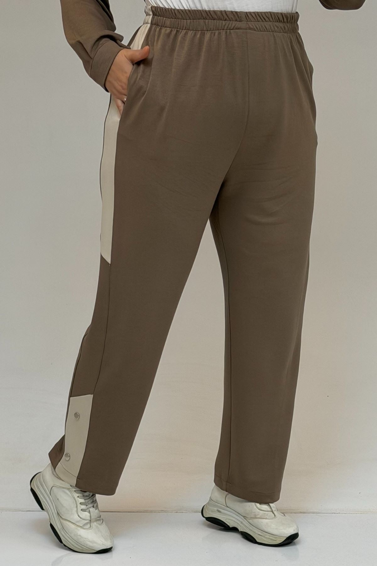 57042 Büyük Beden Yarım Patlı Çıtçıtlı Modal Pantolonlu Takım - Vizon