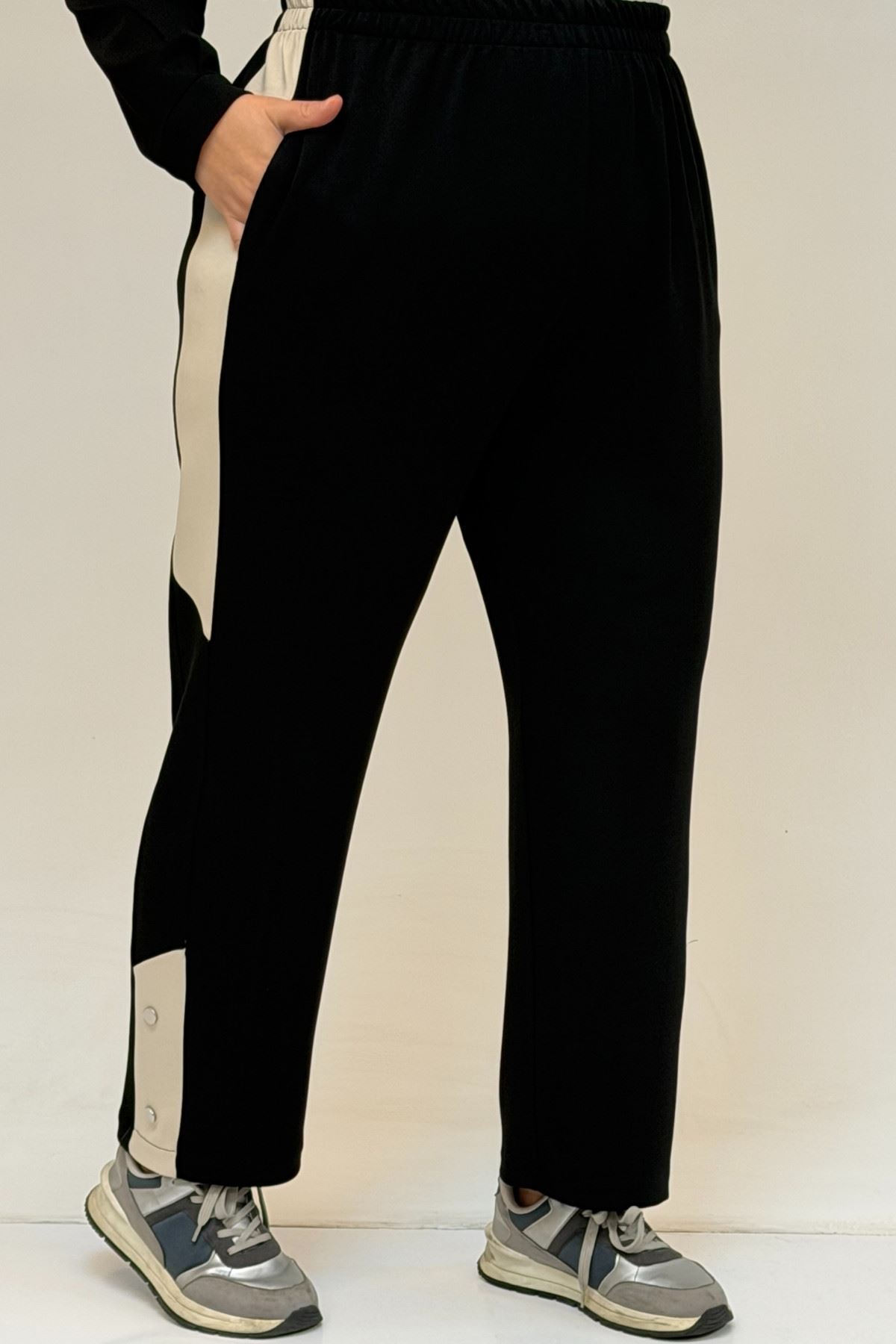 57042 Büyük Beden Yarım Patlı Çıtçıtlı Modal Pantolonlu Takım - Siyah