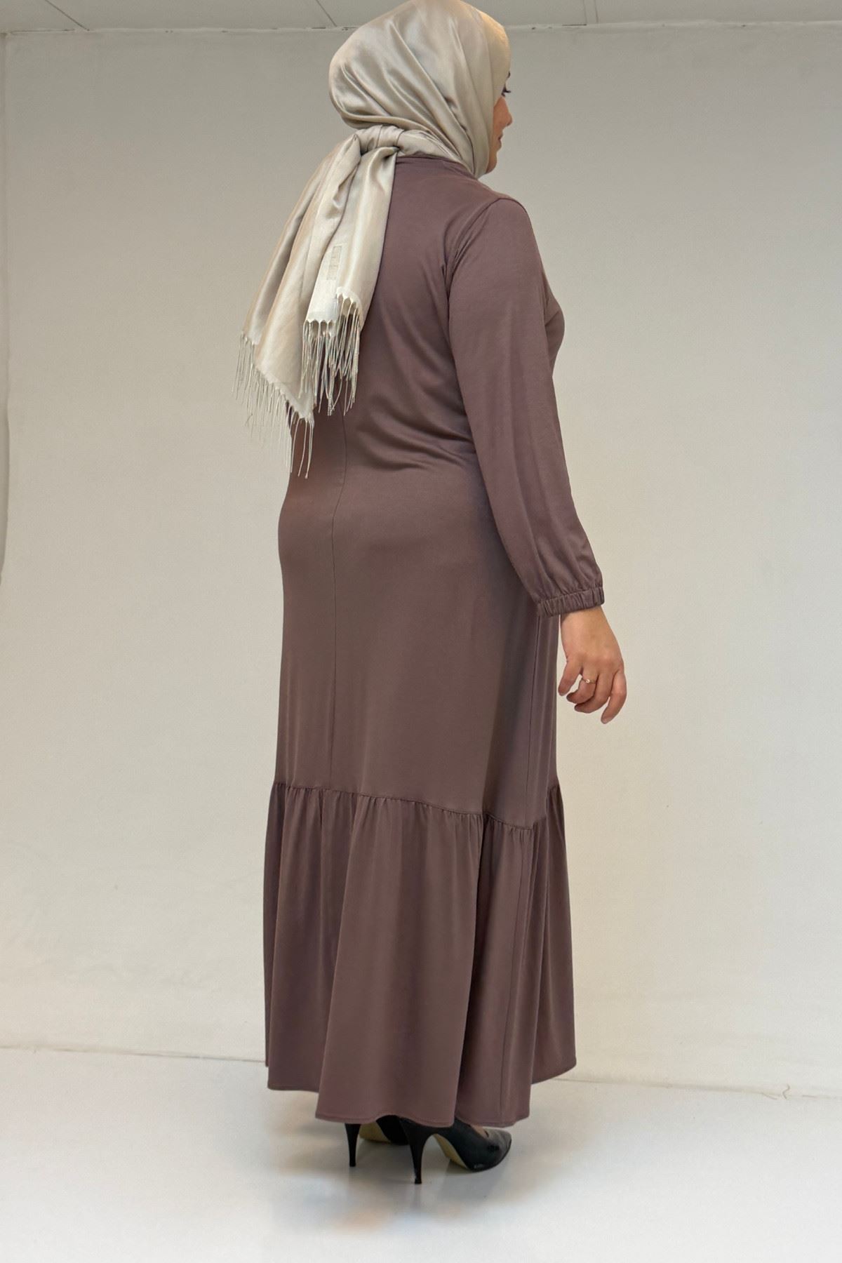 52034 Büyük Beden Eteği Fırfrılı Penye Elbise - Vizon