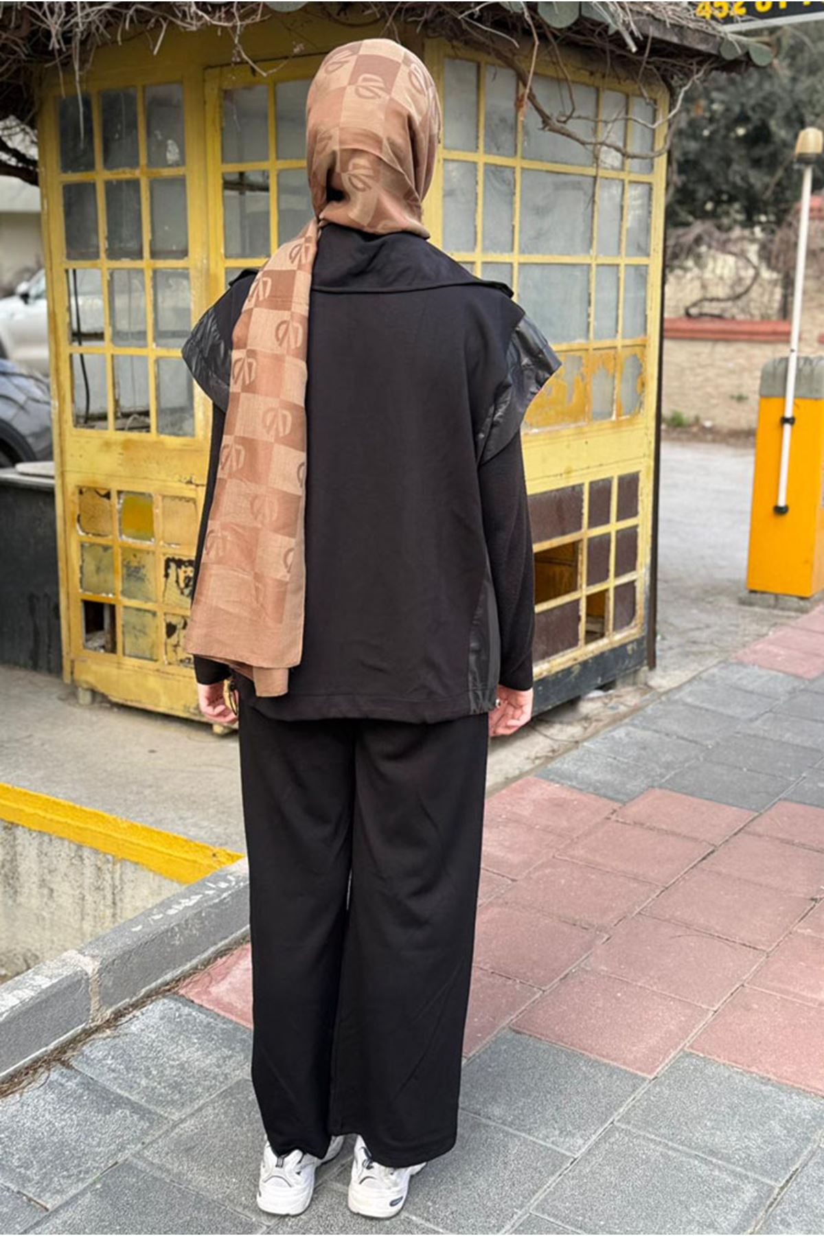 26K7576 - SİYAH - PARAŞÜT DETAYLI YELEK TAKIM