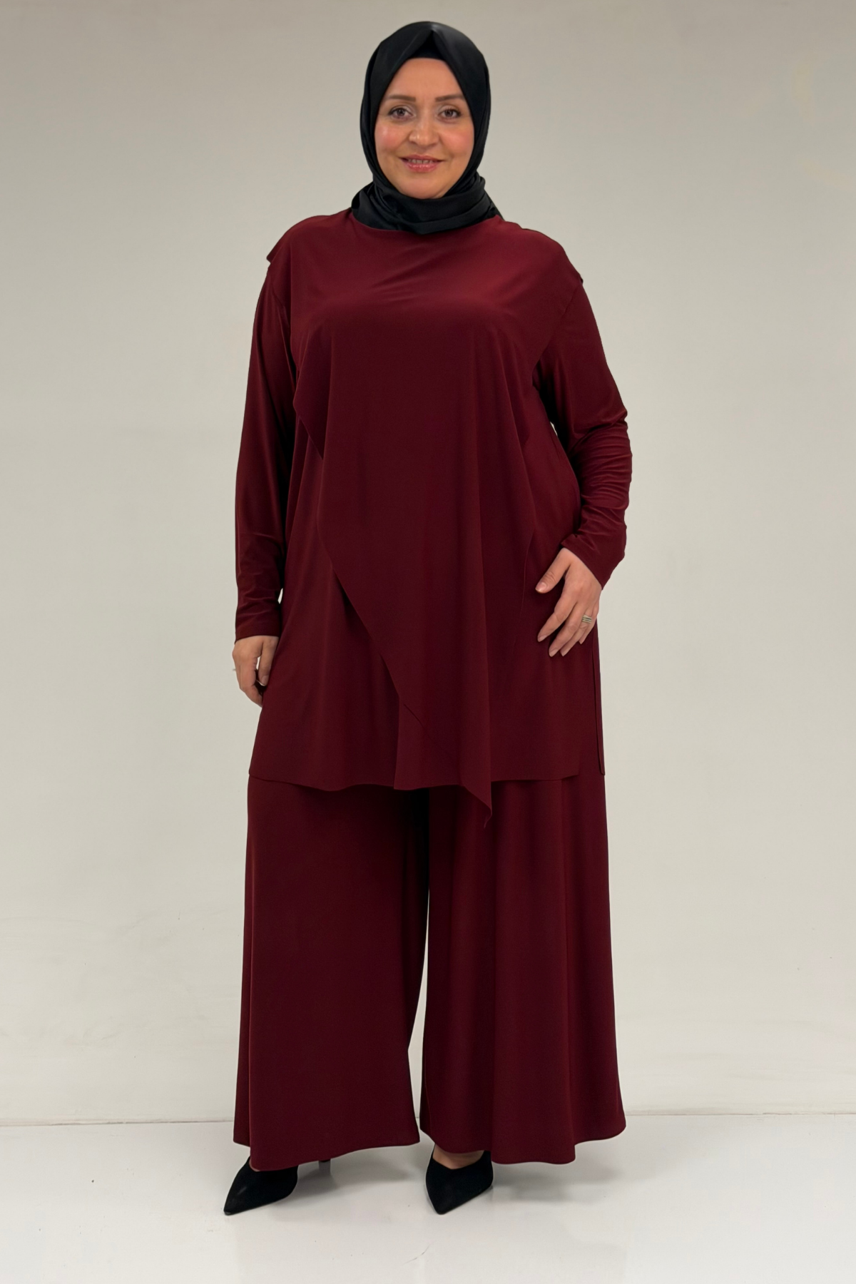 67004 Büyük Beden Önü Ve Arkası Pelerin Detaylı Sandy Pantolonlu Takım - Bordo