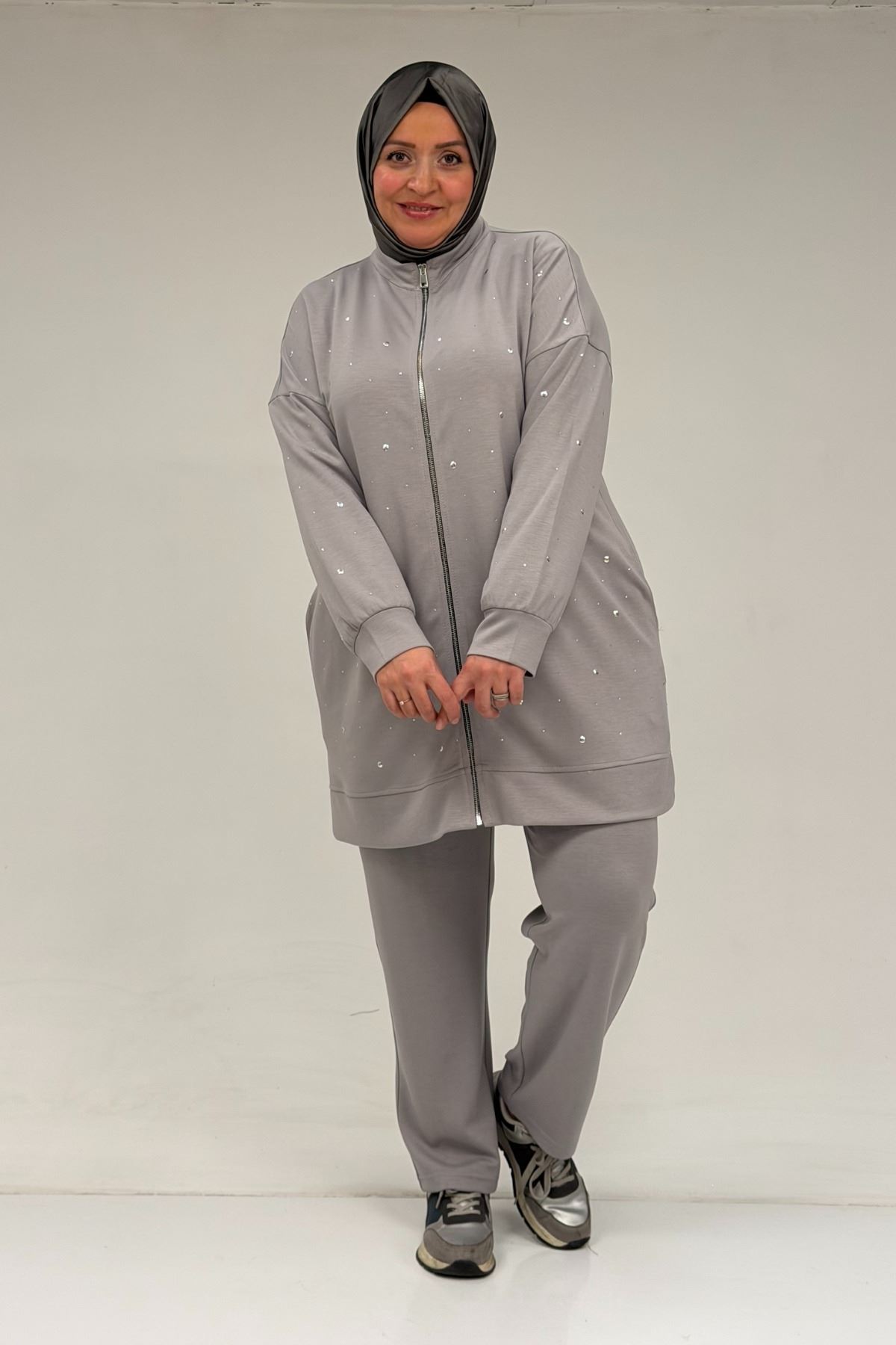 47070 Büyük Beden Önü Taş Detaylı Modal Pantolonlu Takım - Gri