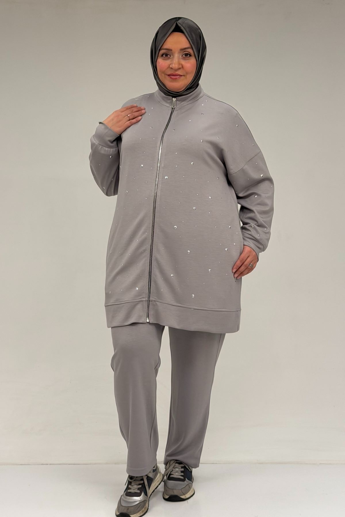 47070 Büyük Beden Önü Taş Detaylı Modal Pantolonlu Takım - Gri