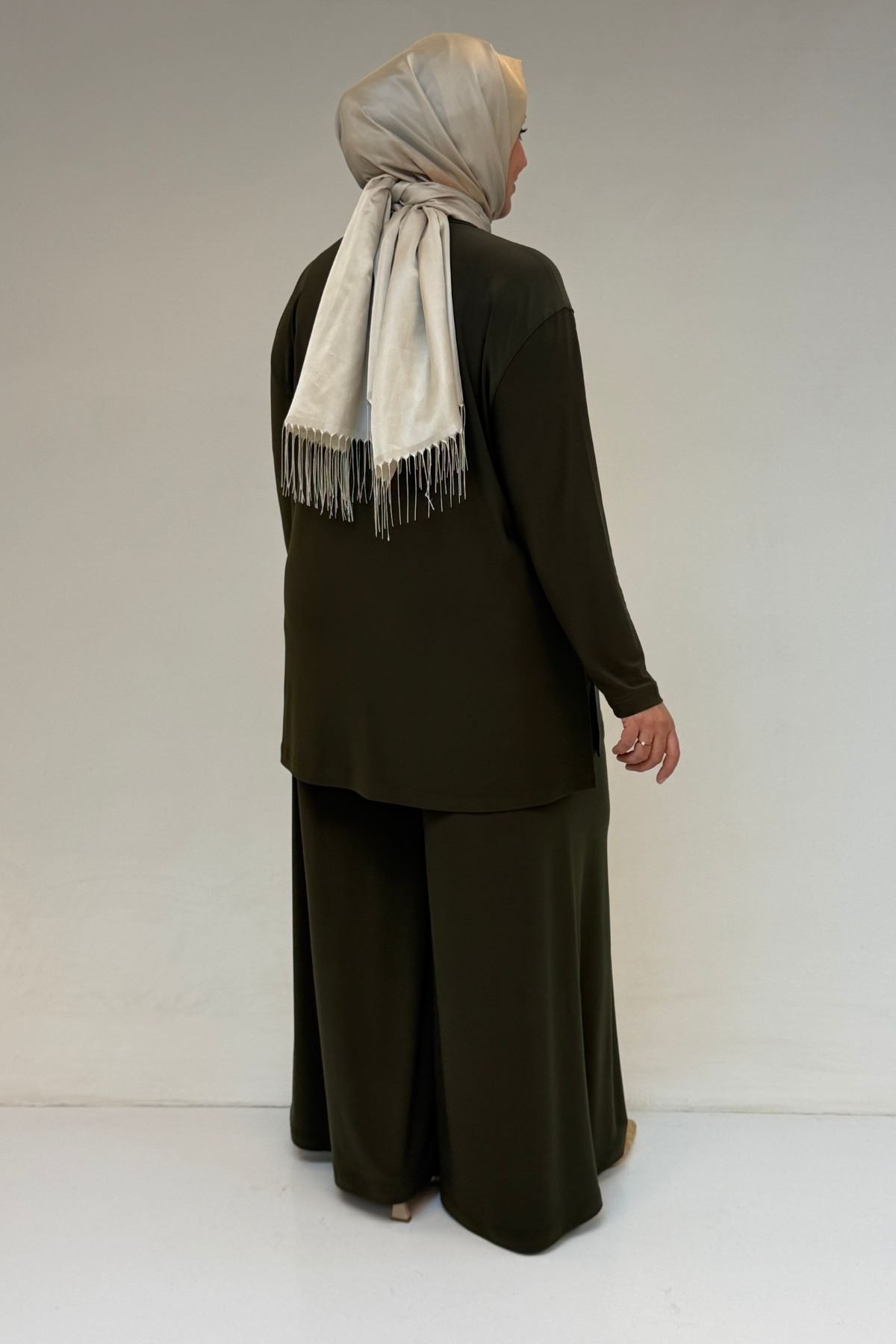 67030 Büyük Beden Yanı Yırtmaçlı Sandy Pantolonlu Takım - Haki