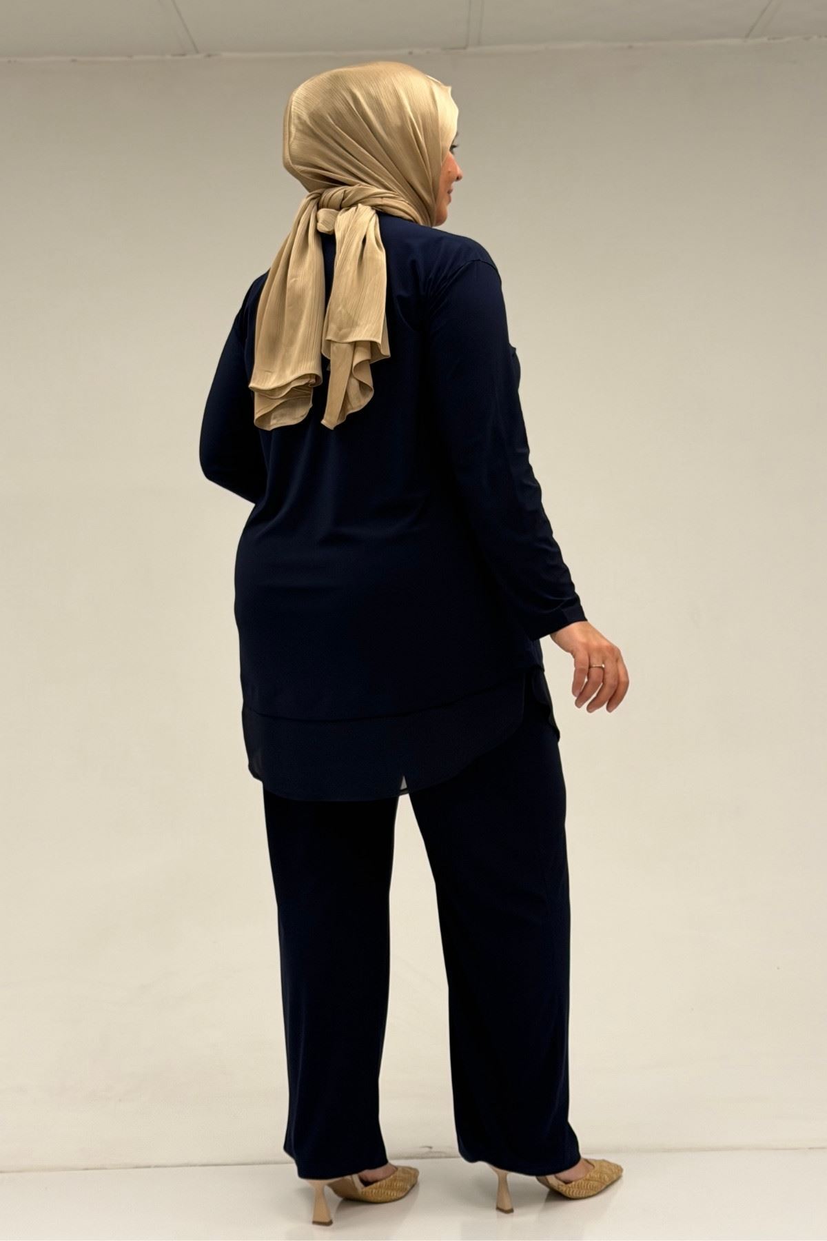 67009 Büyük Beden Etek Ucu Şifon Detaylı Sandy Pantolonlu Takım - Lacivert