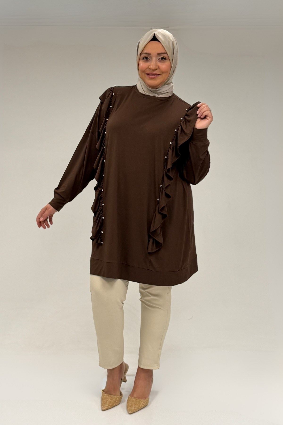 58074 Büyük Beden Fırfır Ve Taş Detaylı Penye Tunik - Kahve