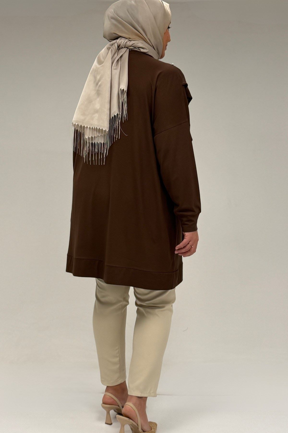 58074 Büyük Beden Fırfır Ve Taş Detaylı Penye Tunik - Kahve