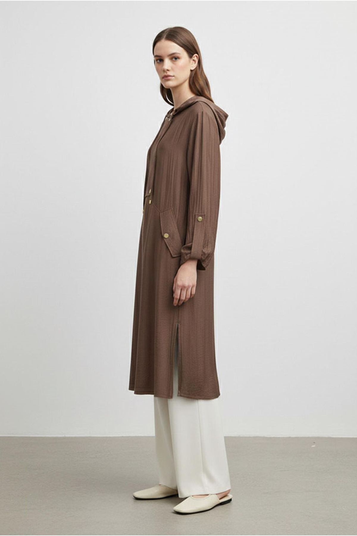 26Y7232 - KAHVE - KAPÜŞONLU KOLU KATLAMALI KAP