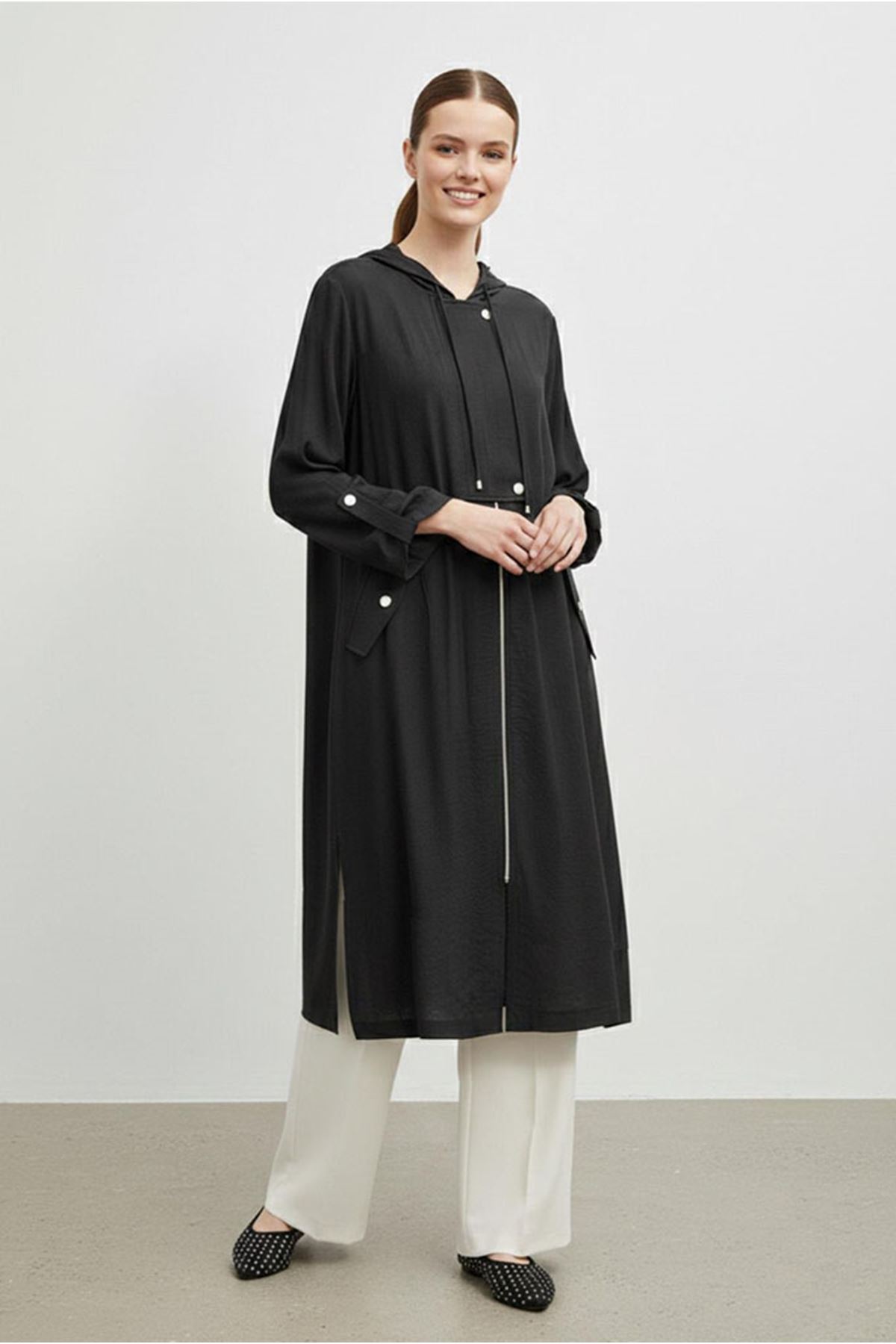 26Y7232 - SİYAH - KAPÜŞONLU KOLU KATLAMALI KAP 