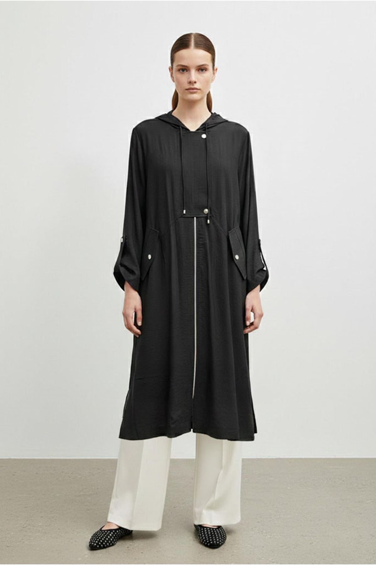 26Y7232 - SİYAH - KAPÜŞONLU KOLU KATLAMALI KAP 