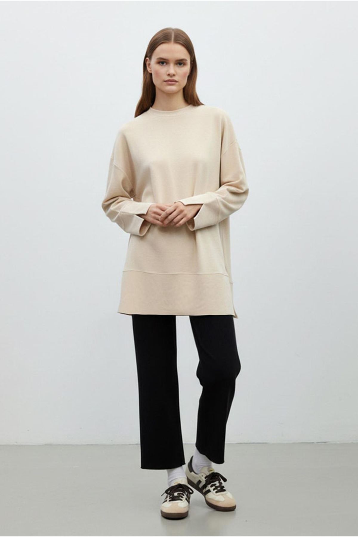 26Y7078 - KOYU BEJ - BASİC YIRTMAÇLI TUNİK