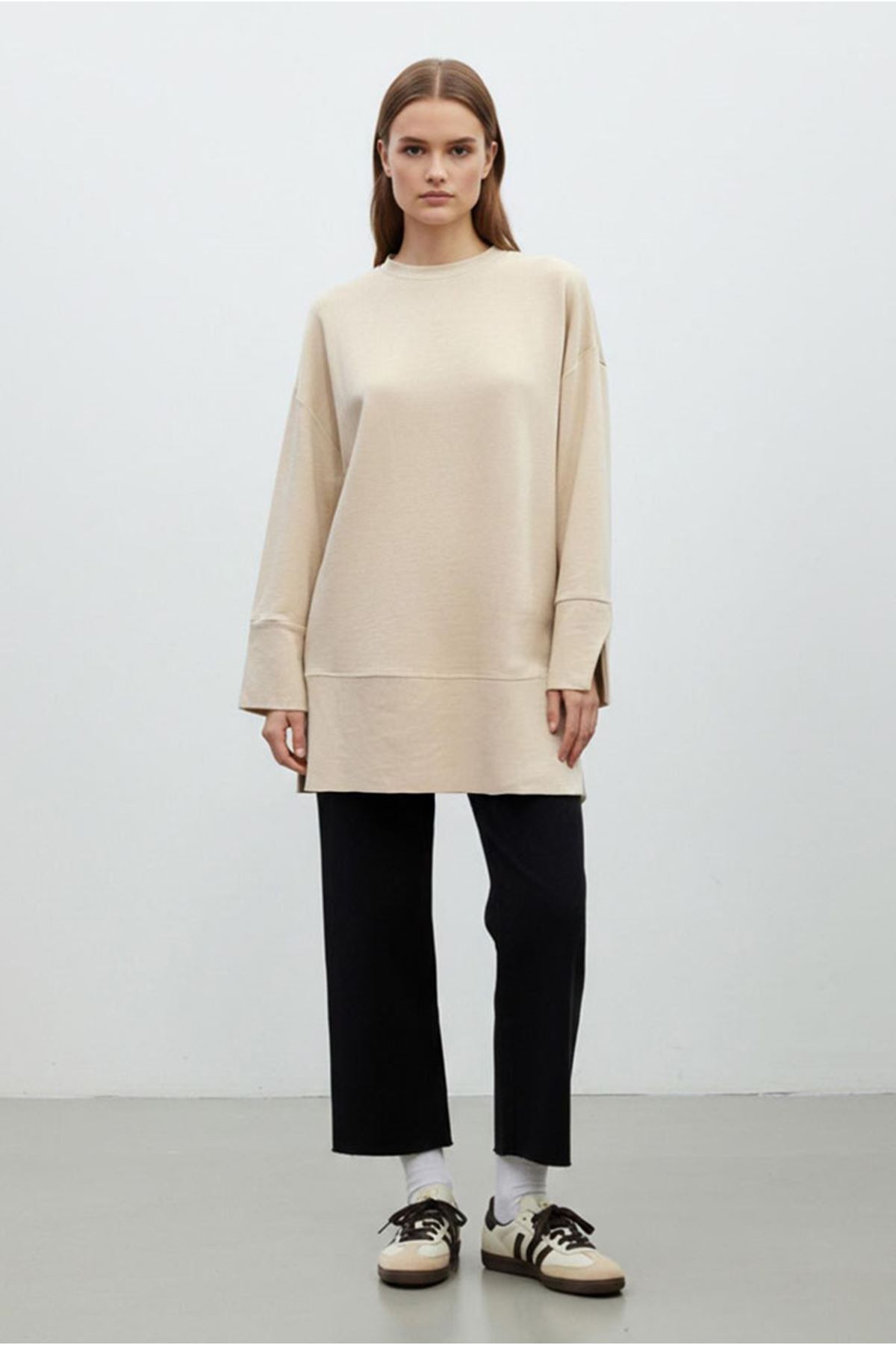 26Y7078 - KOYU BEJ - BASİC YIRTMAÇLI TUNİK