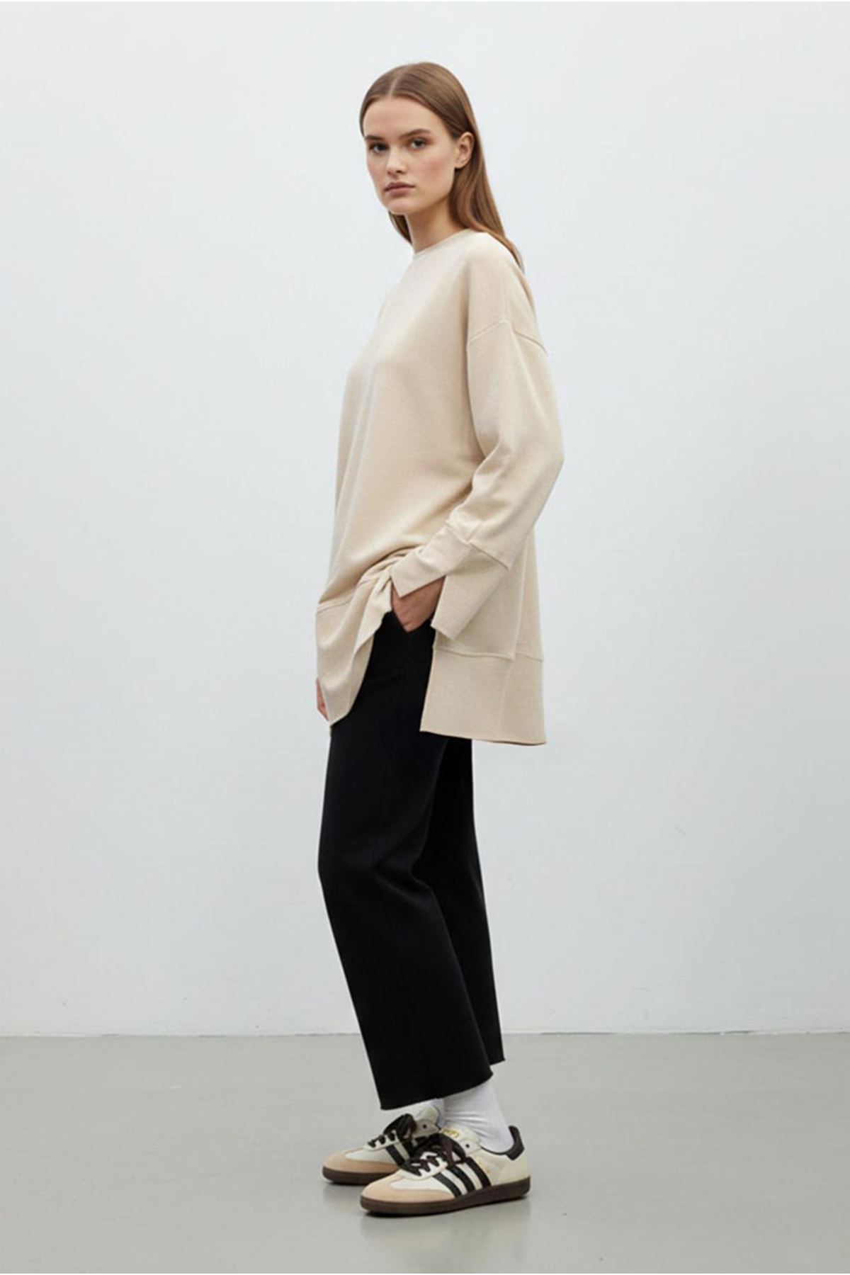 26Y7078 - KOYU BEJ - BASİC YIRTMAÇLI TUNİK