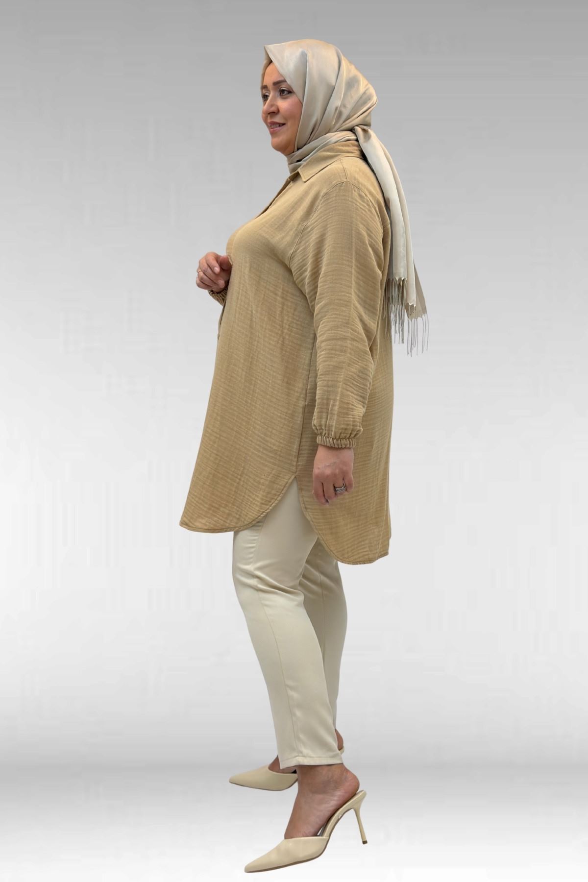 58091 Büyük Beden Kolları Lastikli Müslin Gömlek - Bej