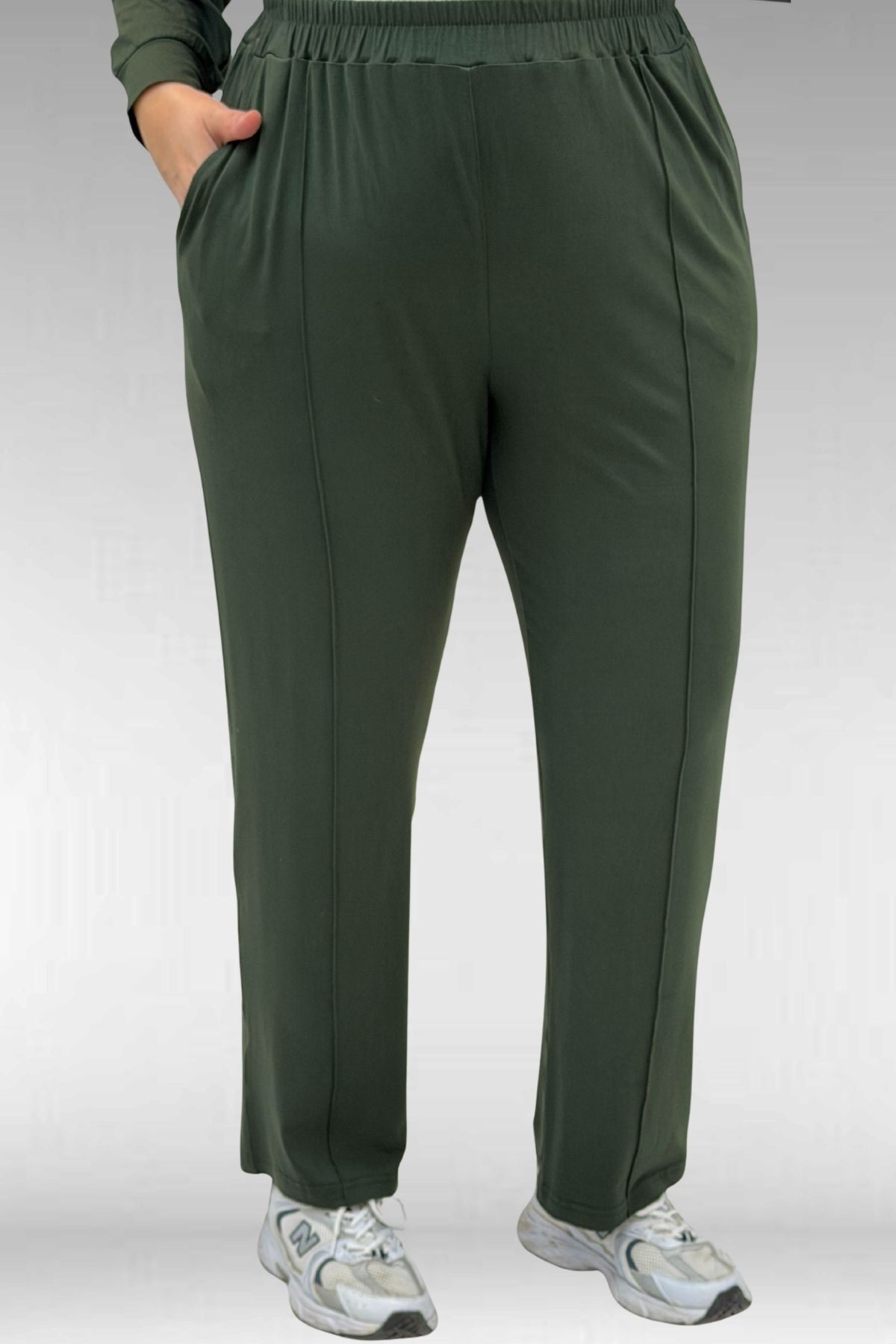 67014 Büyük Beden Parçalı Yakalı Fermuarlı Pantolonlu Penye Takım - Haki