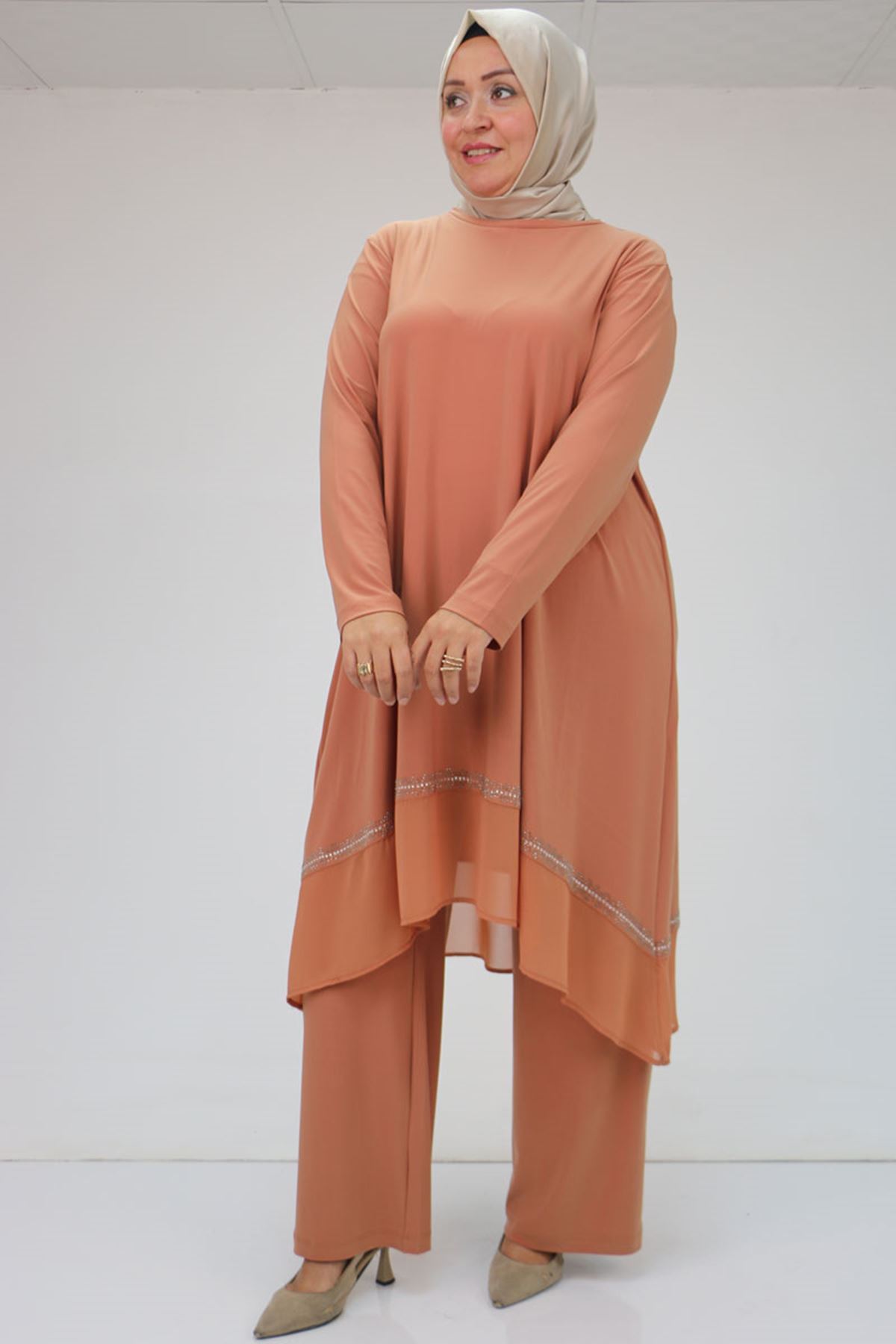 F-47046 Büyük Beden  Etek Ucu Şifon Taş Detaylı Sandy-Şifon Pantolonlu Takım - Somon
