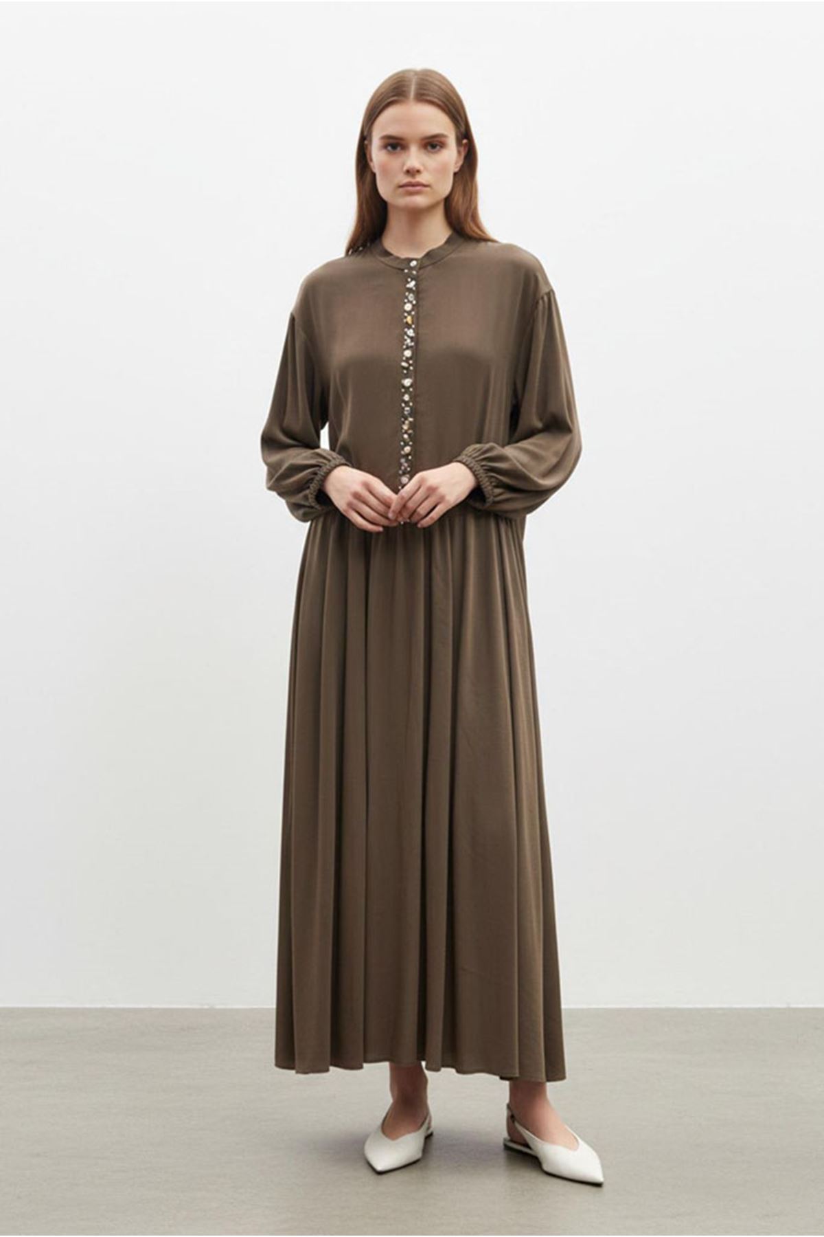 26Y7586 - KAHVE - DENİZ KABUĞU ETEKLİ TAKIM 