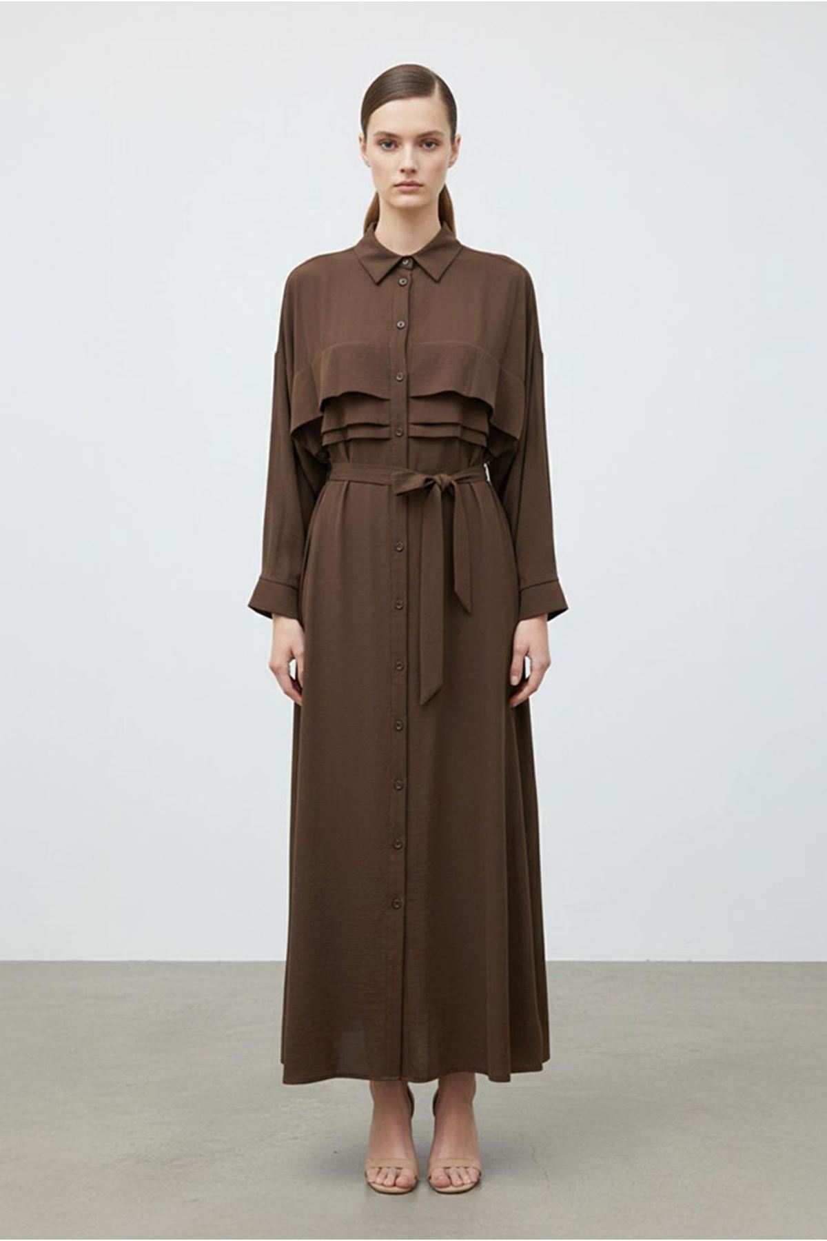 26Y7426 - KAHVE  - KAT DETAY KUŞAKLI ELBİSE 