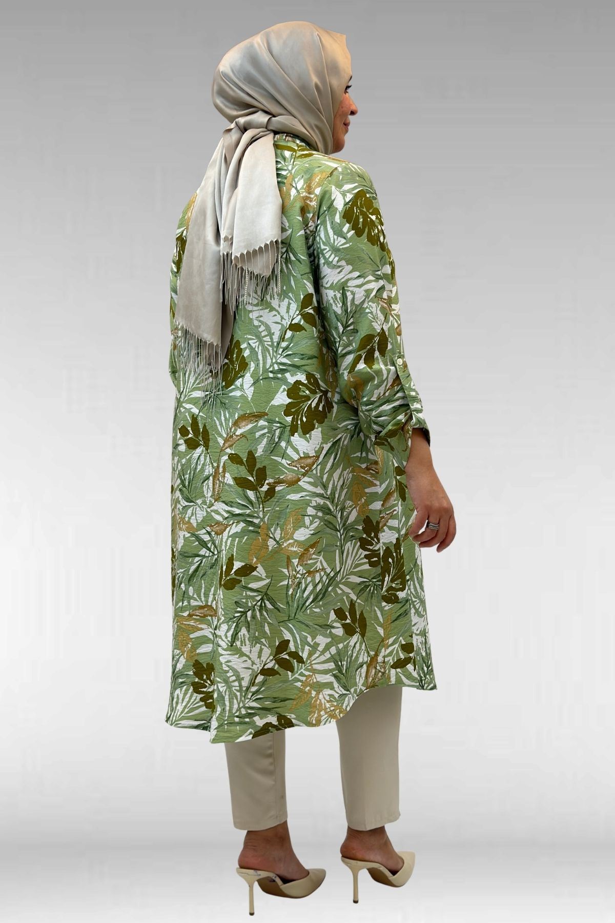 68014 Büyük Beden Hakimyaka Çift Düğmeli Mango Tunik - Yaprak Desen Vizon