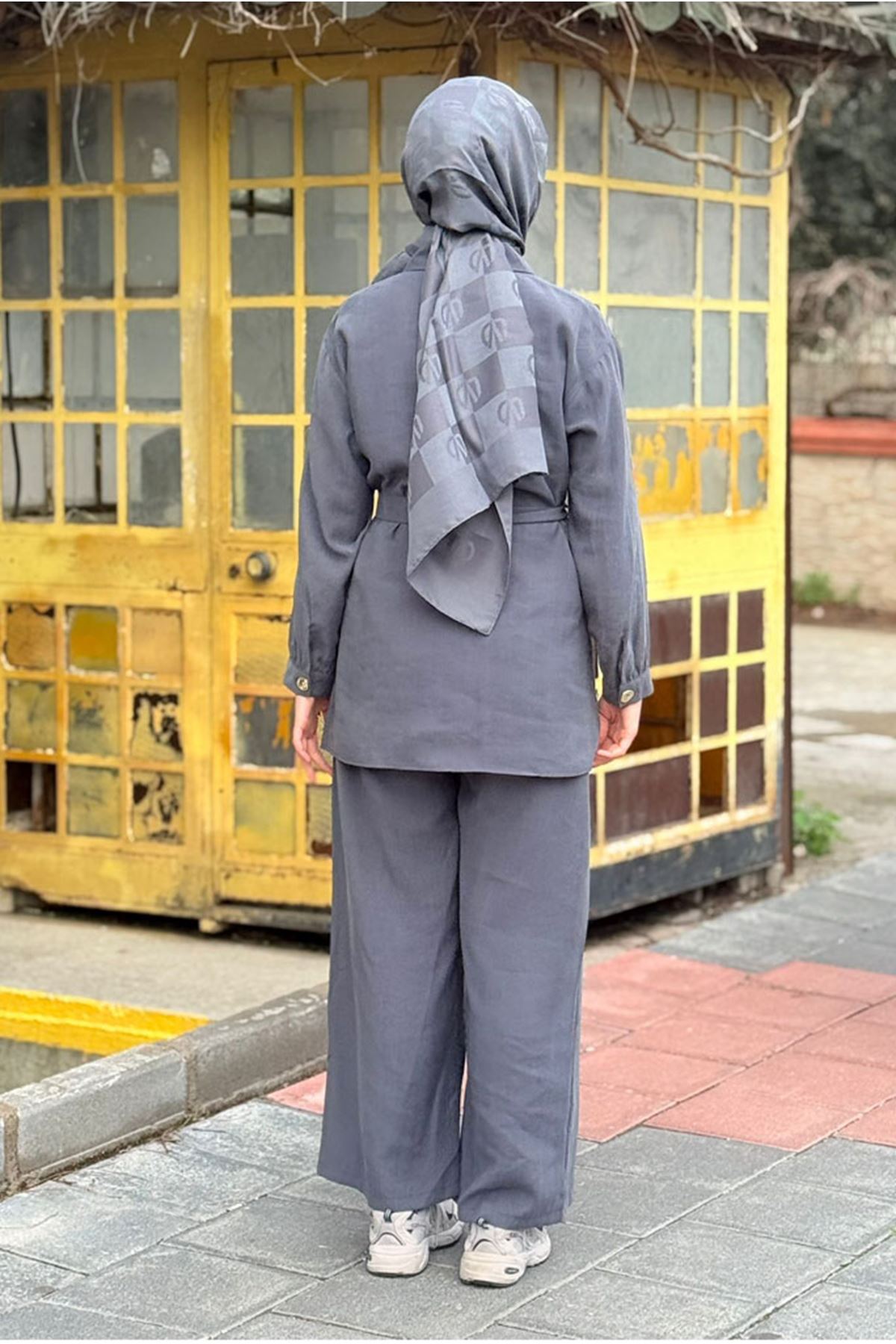 26Y6635 - KOYU GRİ - ALTIN DÜĞME BOL PAÇA TAKIM