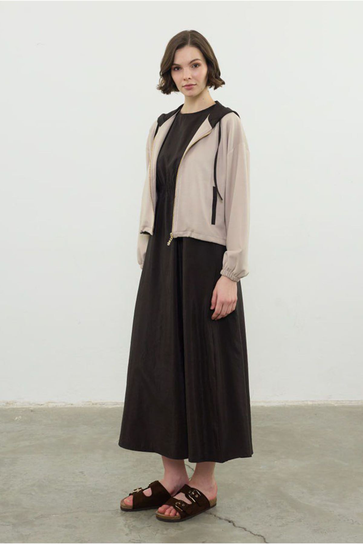 26Y6665 - BEJ - GARNİ DETAYLI ELBİSE TAKIM