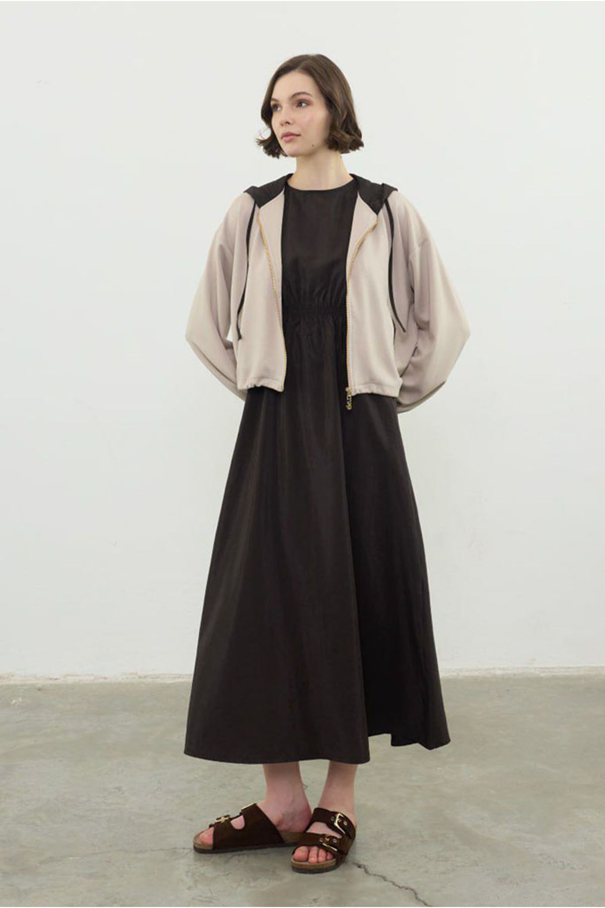 26Y6665 - BEJ - GARNİ DETAYLI ELBİSE TAKIM