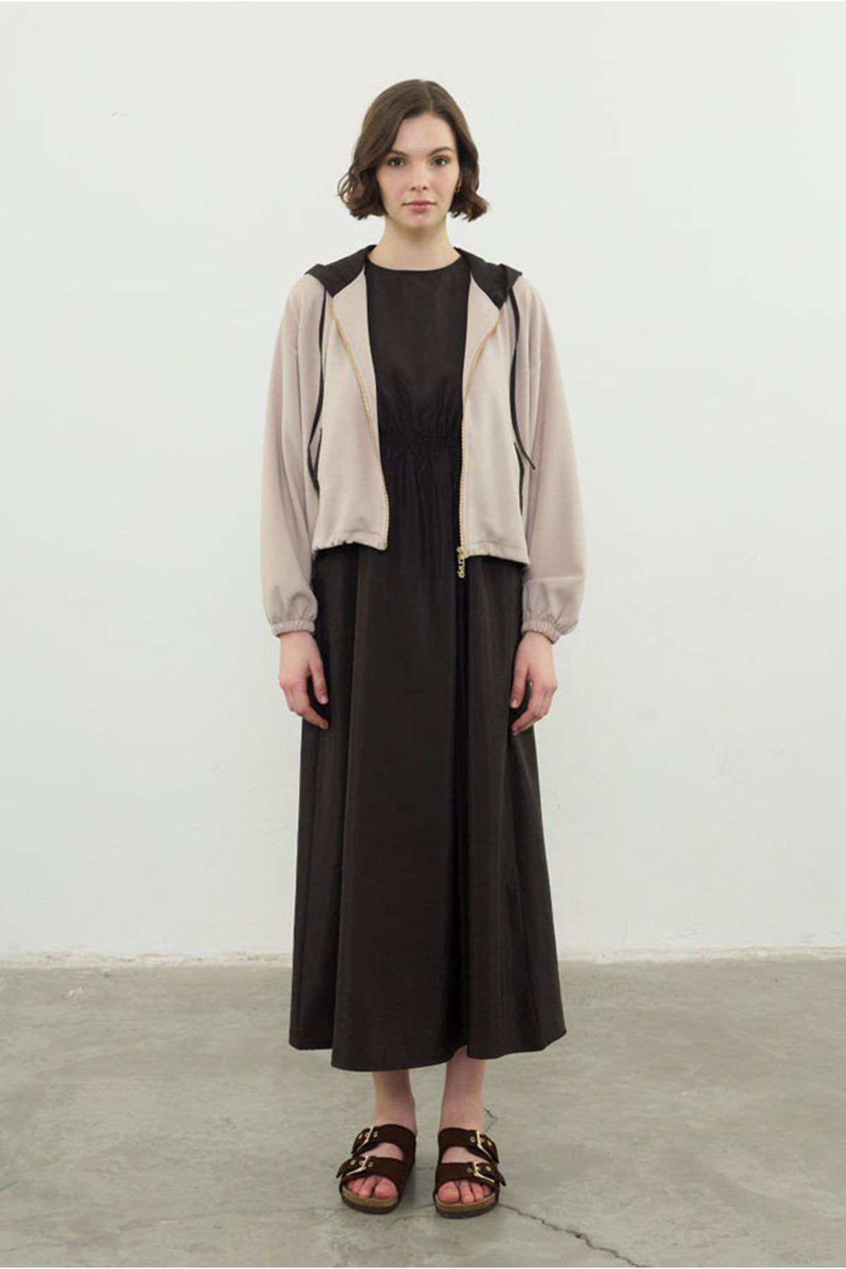 26Y6665 - BEJ - GARNİ DETAYLI ELBİSE TAKIM