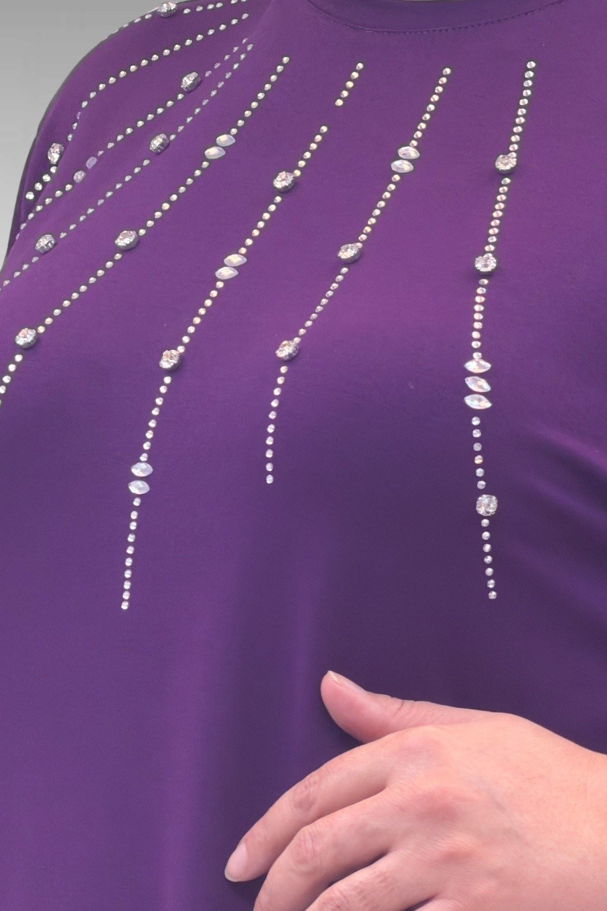 68002 Büyük Beden Önü Güneş Parıltılı Taş Baskılı Penye Tunik - Mürdüm