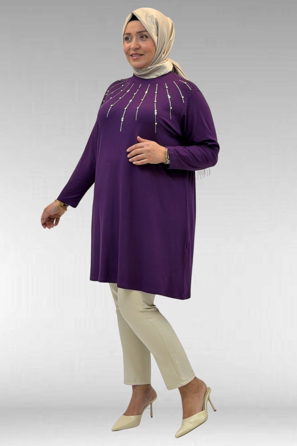 68002 Büyük Beden Önü Güneş Parıltılı Taş Baskılı Penye Tunik - Mürdüm