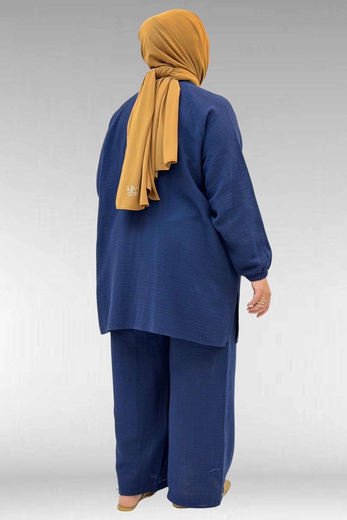 67039 Büyük Beden Yarım Patlı Sıfır Yaka Müslin Pantolonlu Takım - Lacivert