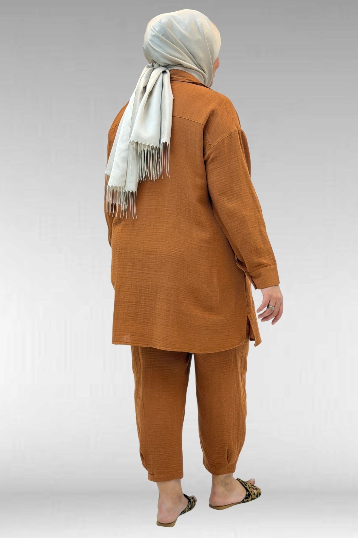 67036 Büyük Beden Cepli Düğmeli Müslin Pantolonlu Takım - Tarçın